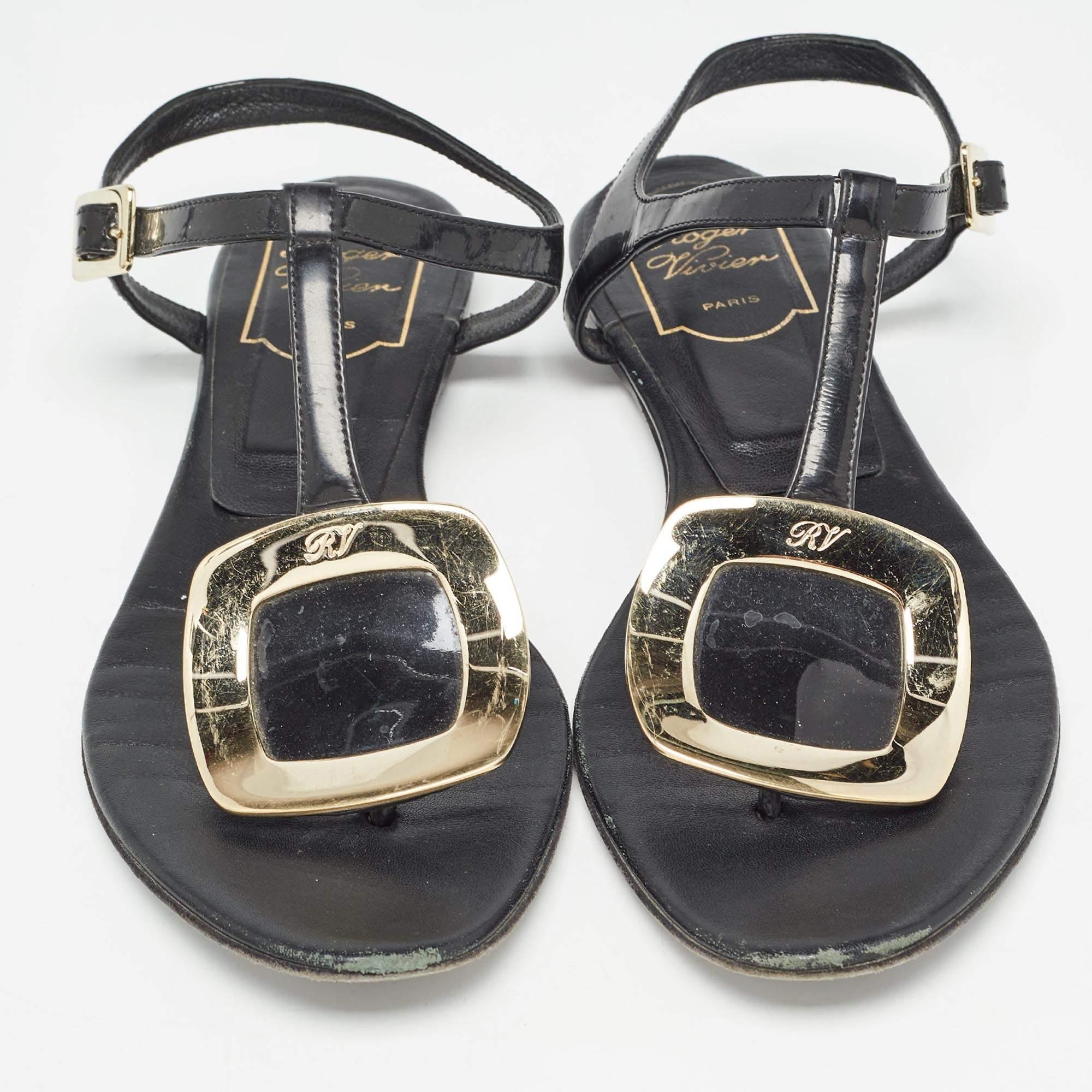 Roger Vivier Black Leather Slingback Flat Sandals Size 37 In Fair Condition For Sale In Dubai, Al Qouz 2