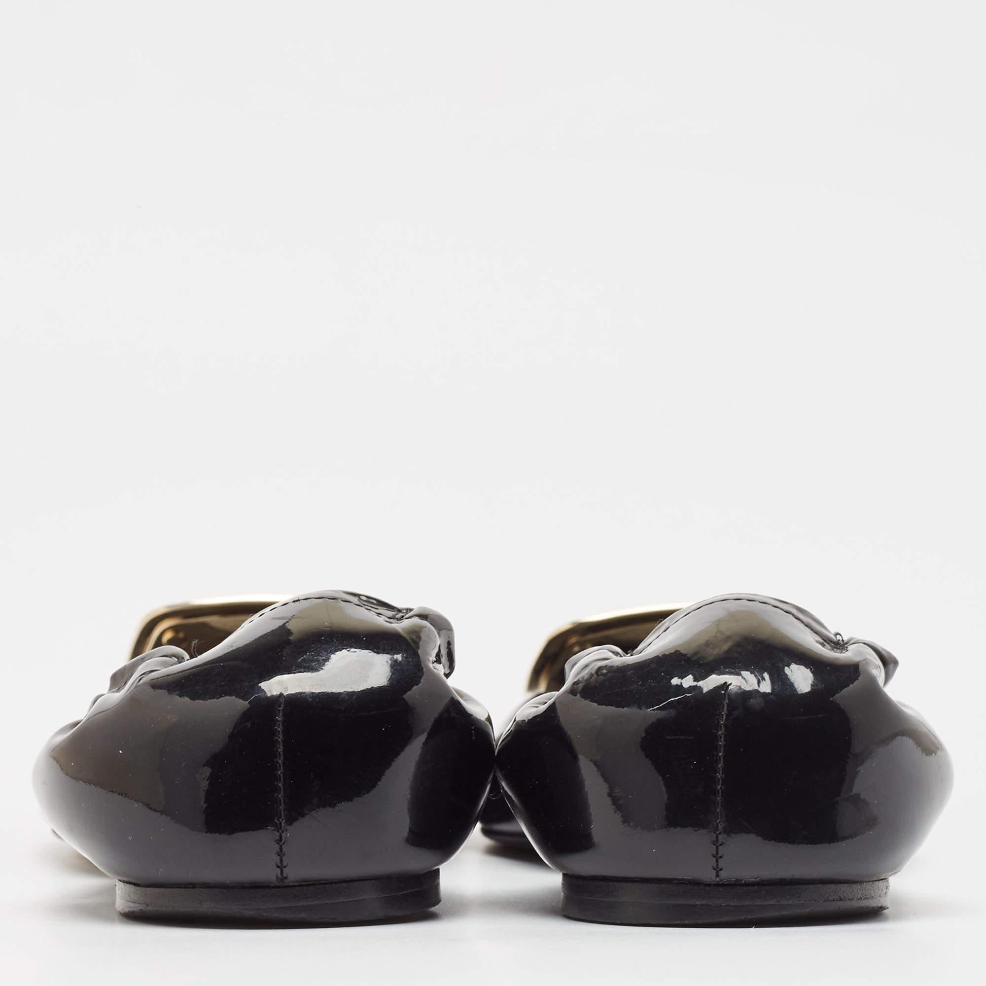 Roger Vivier Black Patent Leather Chip Scrunch Flats Size 39 For Sale 1