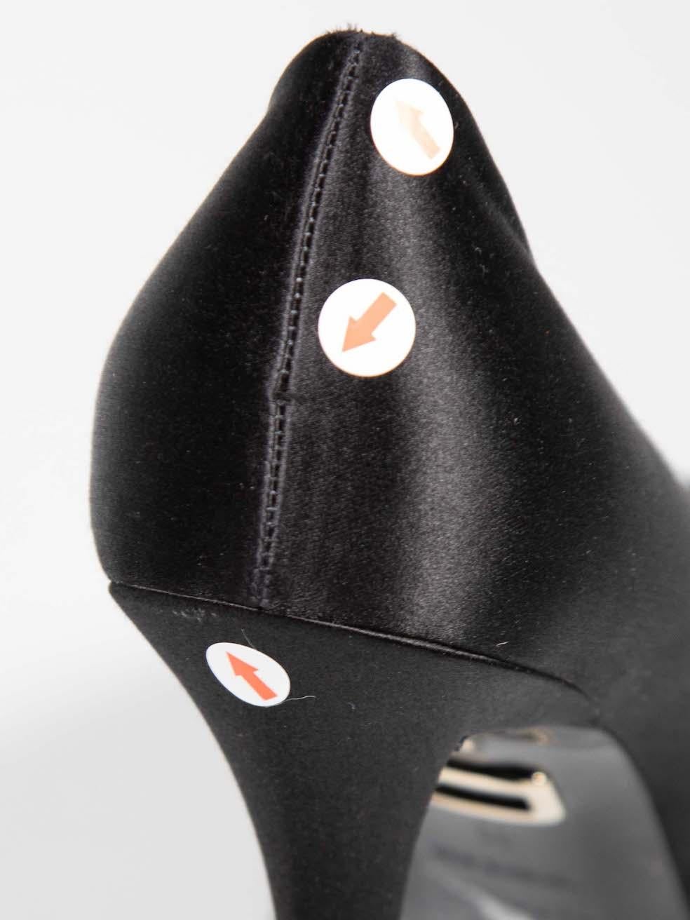 Roger Vivier Noir Satin Peep Toe Platform Heels Size IT 41 en vente 4