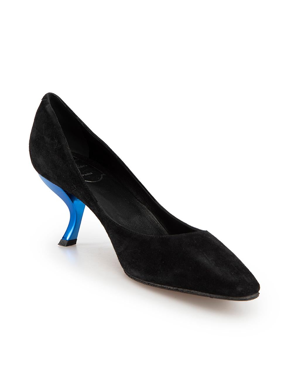 CONDITION is Very good. Minimal wear to shoes is evident. Minimal wear to the right shoe heel with very light abrasions to the suede on this used Roger Vivier designer resale item. Please note that these shoes has been resoled.
 
 Details
 Black
