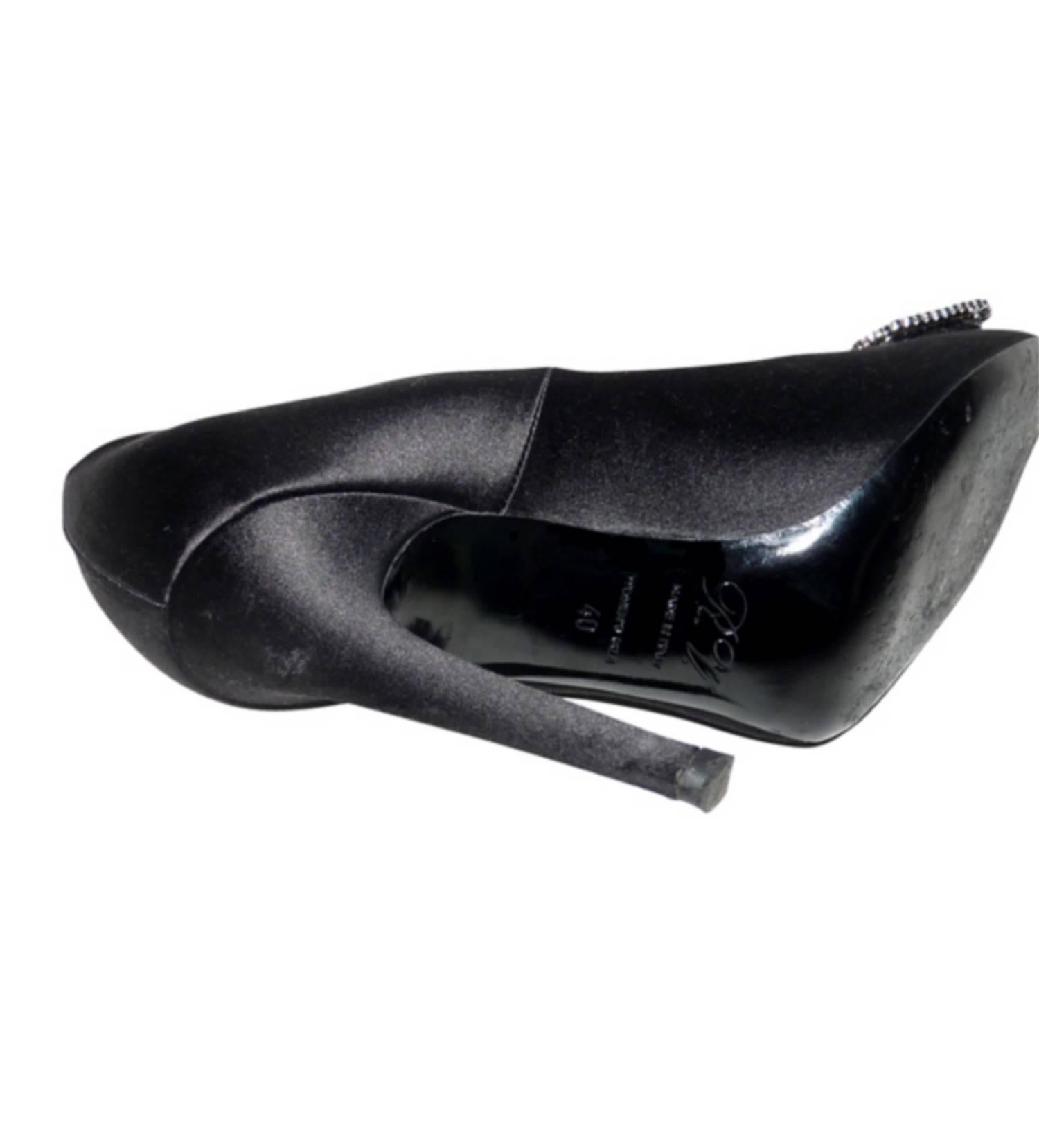 Roger Vivier Black Swarovski Crystal Buckle Wedding Heels Shoes 40  In Good Condition In VERGT, FR