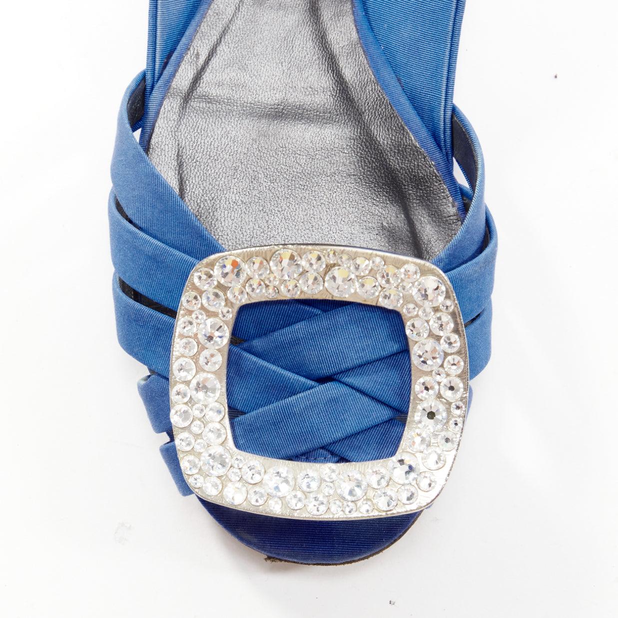 ROGER VIVIER Chaussures à talons compensés à boucles carrées tissées sur le devant en cristal satiné bleu EU34,5 en vente 1