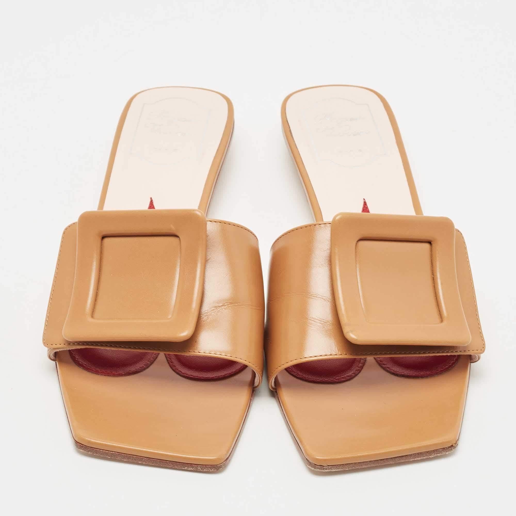 Enhance your casual looks with a touch of high style with these designer slides. Rendered in quality material with a lovely hue adorning its expanse, this pair is a must-have!

Includes: Original Box, Original Dustbag, Info Booklet

