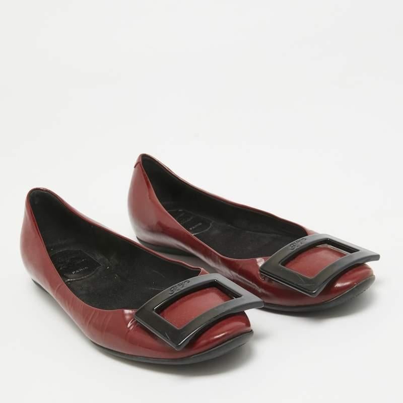 Women's Roger Vivier Burgundy Patent Leather Trompette Ballet Flats Size 36 For Sale