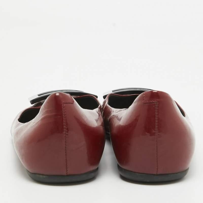 Roger Vivier Burgundy Patent Leather Trompette Ballet Flats Size 36 For Sale 1