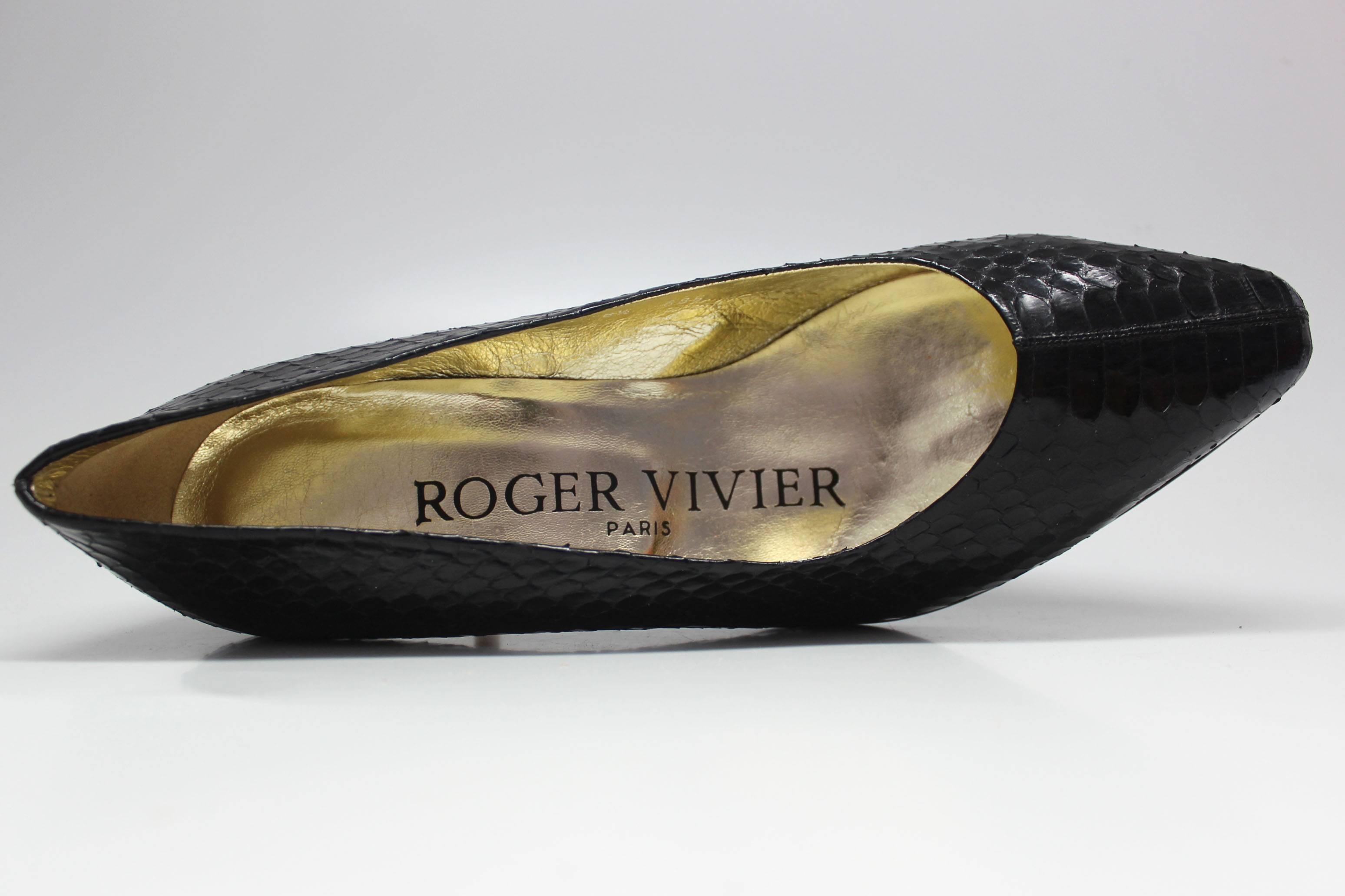 Roger Vivier Comma or 'Virgule' Heel in Black Lizard For Sale 5