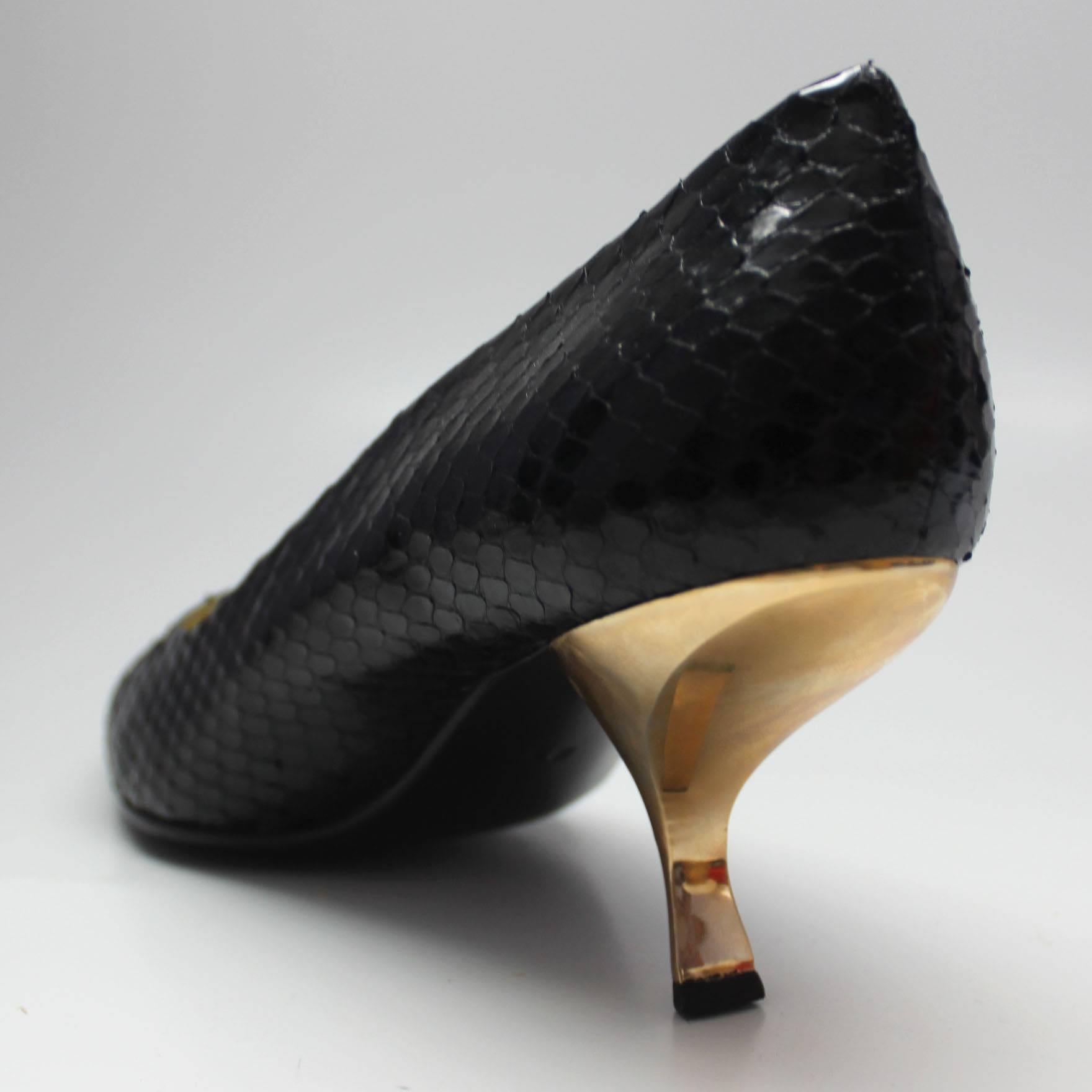 Women's Roger Vivier Comma or 'Virgule' Heel in Black Lizard For Sale