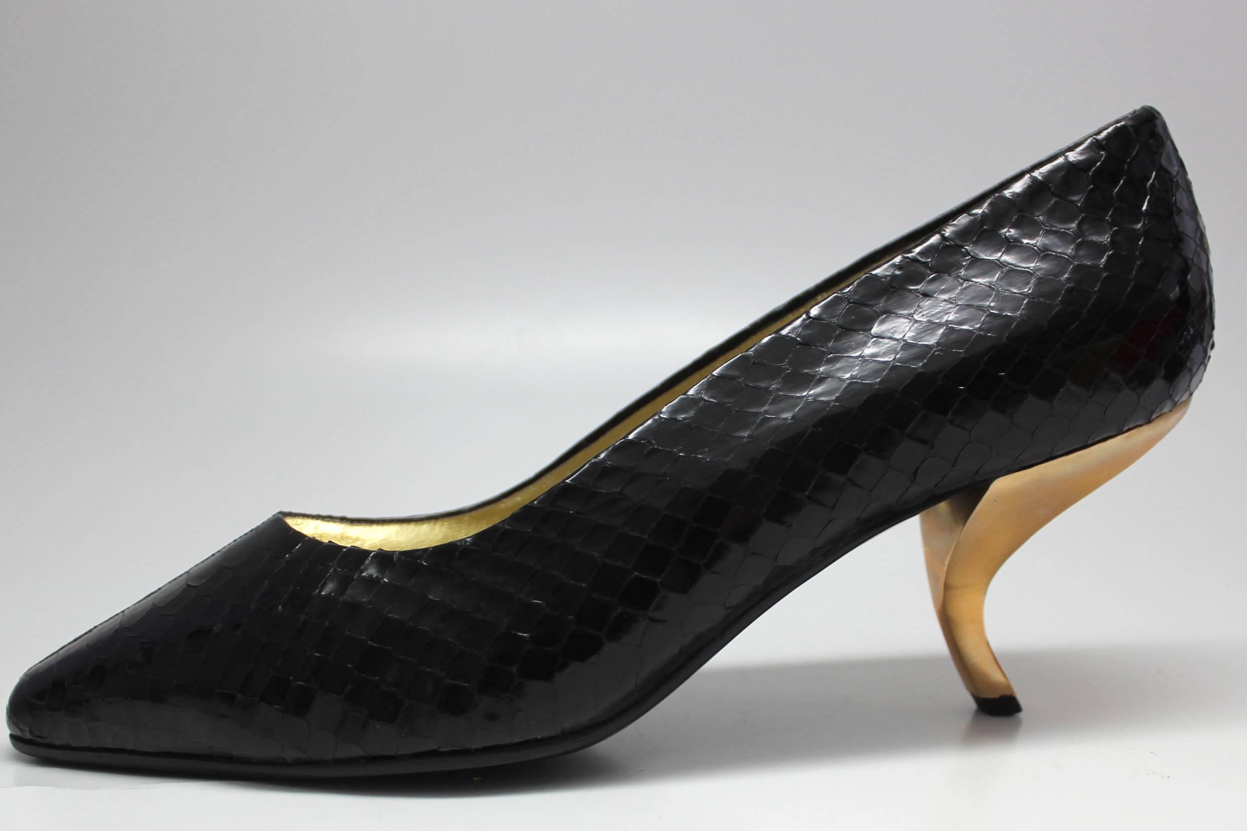 Roger Vivier Comma or 'Virgule' Heel in Black Lizard For Sale 3