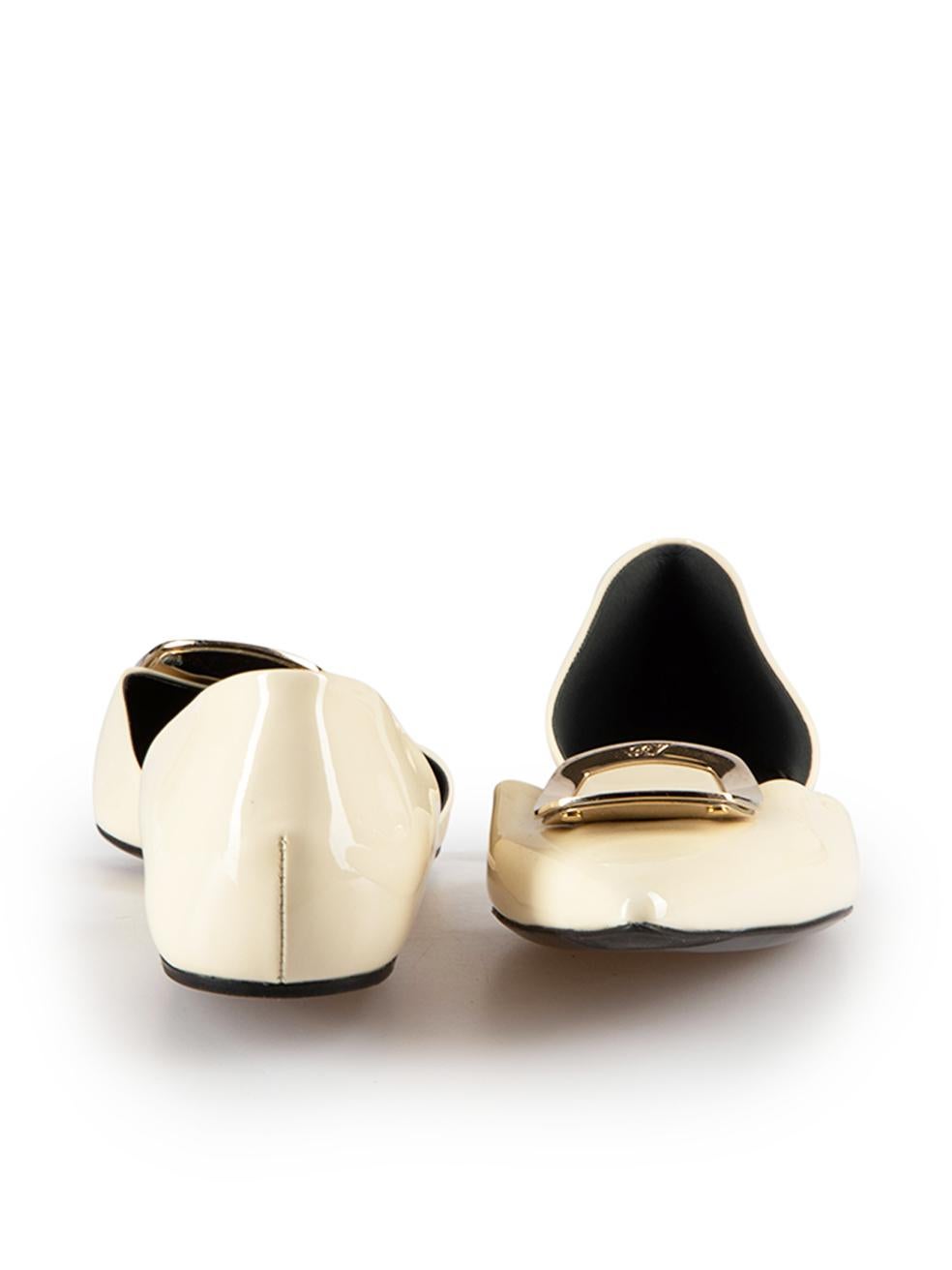 Roger Vivier Ecru Patent Chips d‚AoOrsay Flats Size IT 38 In Good Condition For Sale In London, GB