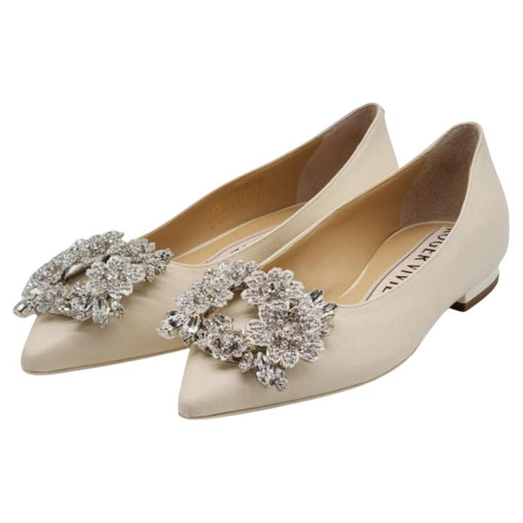 Roger Vivier Flower Strass Leather Ballet Flats Leather in Ivory For Sale