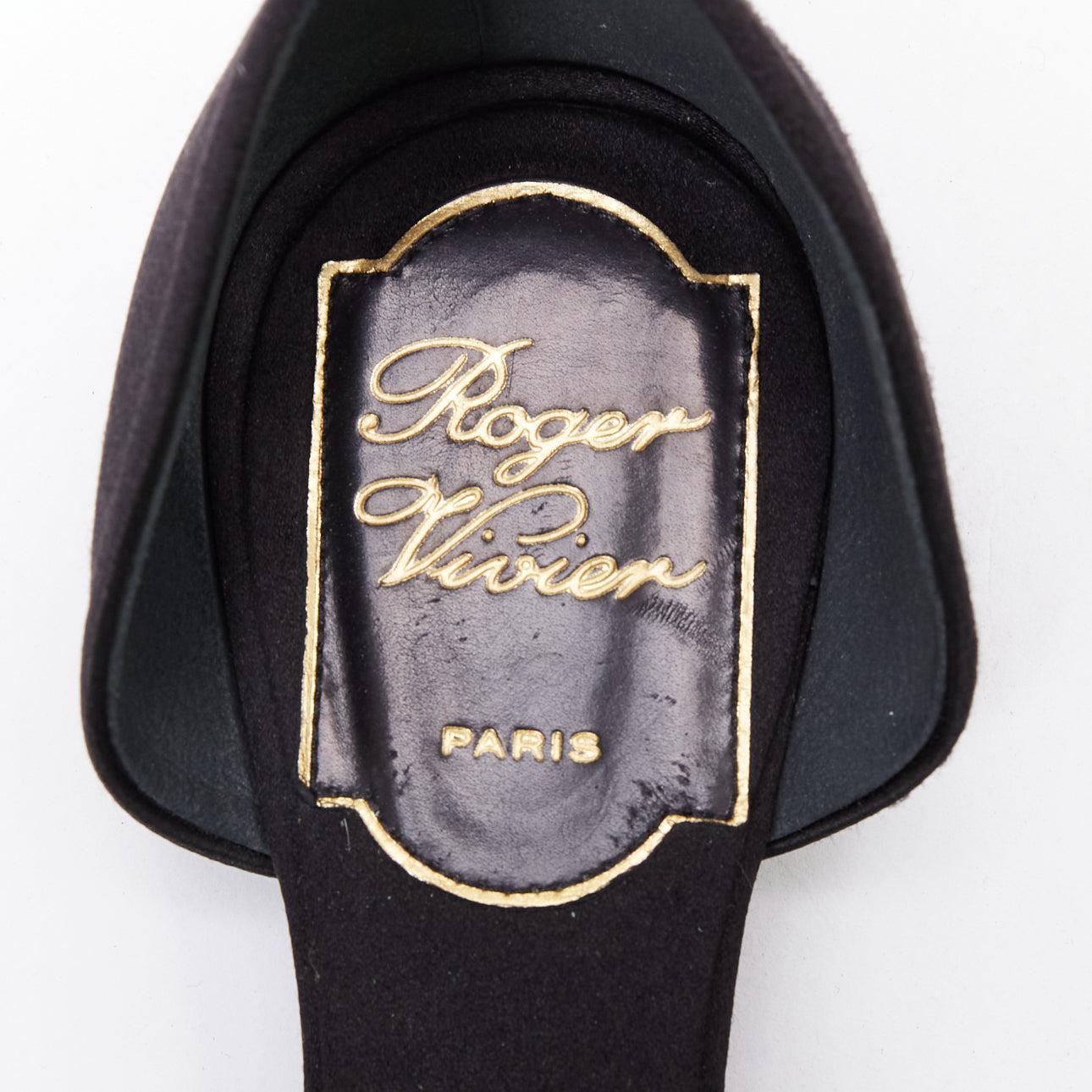 ROGER VIVIER Ballerines demi-dorsales en satin noir à paillettes d'or EU34 en vente 4