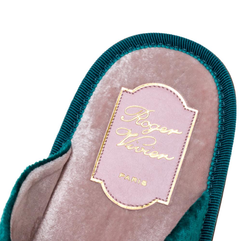 Women's Roger Vivier Green Velvet Hotel Vivier Crystal-Embellished Flat Slippers Size 37