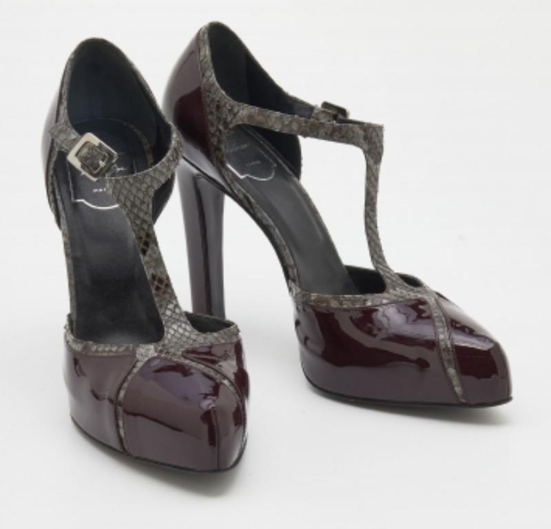 Roger Vivier Pumps con plateau in pitone e vernice grigio/bordeaux misura 39 In condizioni buone in vendita a Dubai, Al Qouz 2