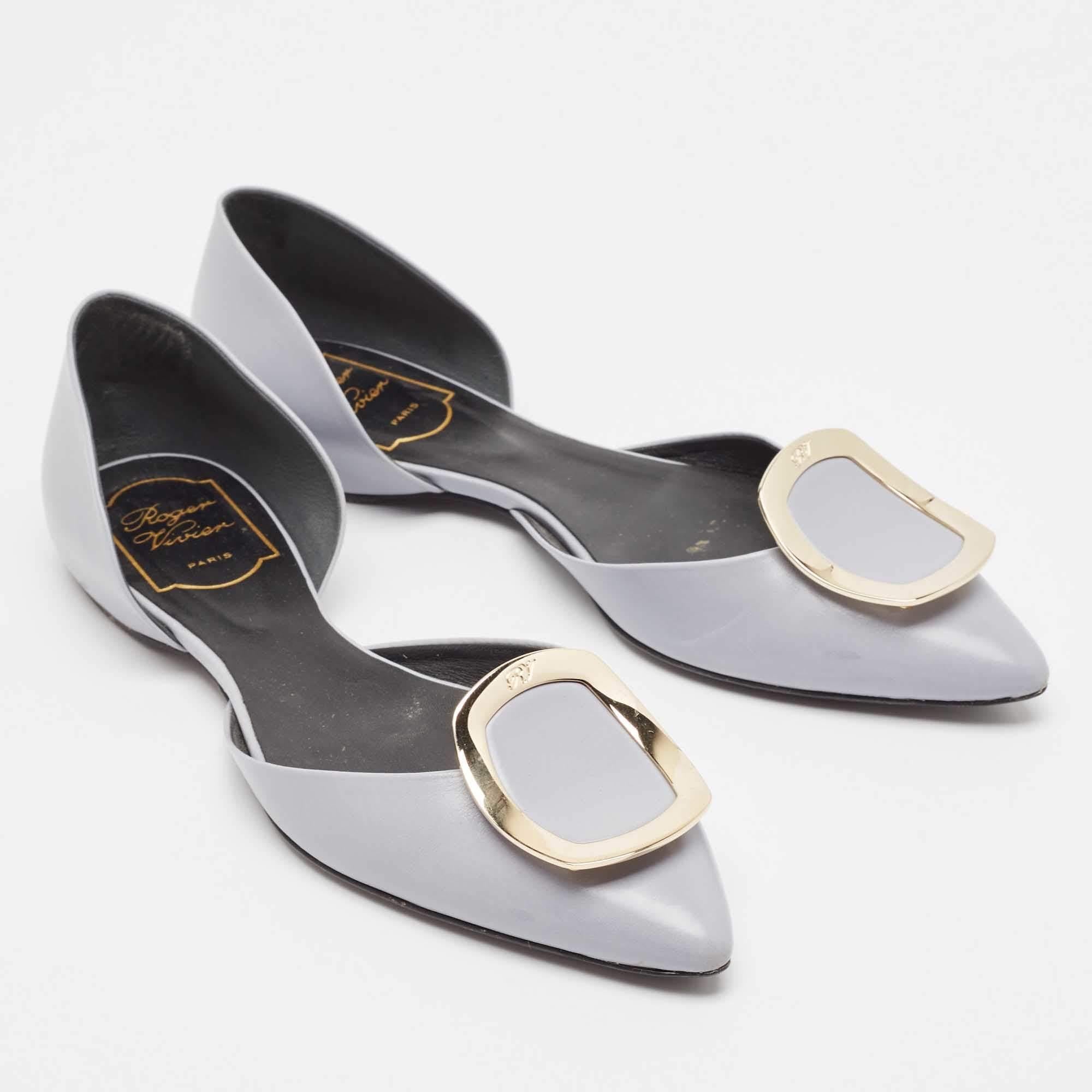 Roger Vivier Ballerine in pelle grigia misura 37 In condizioni buone in vendita a Dubai, Al Qouz 2