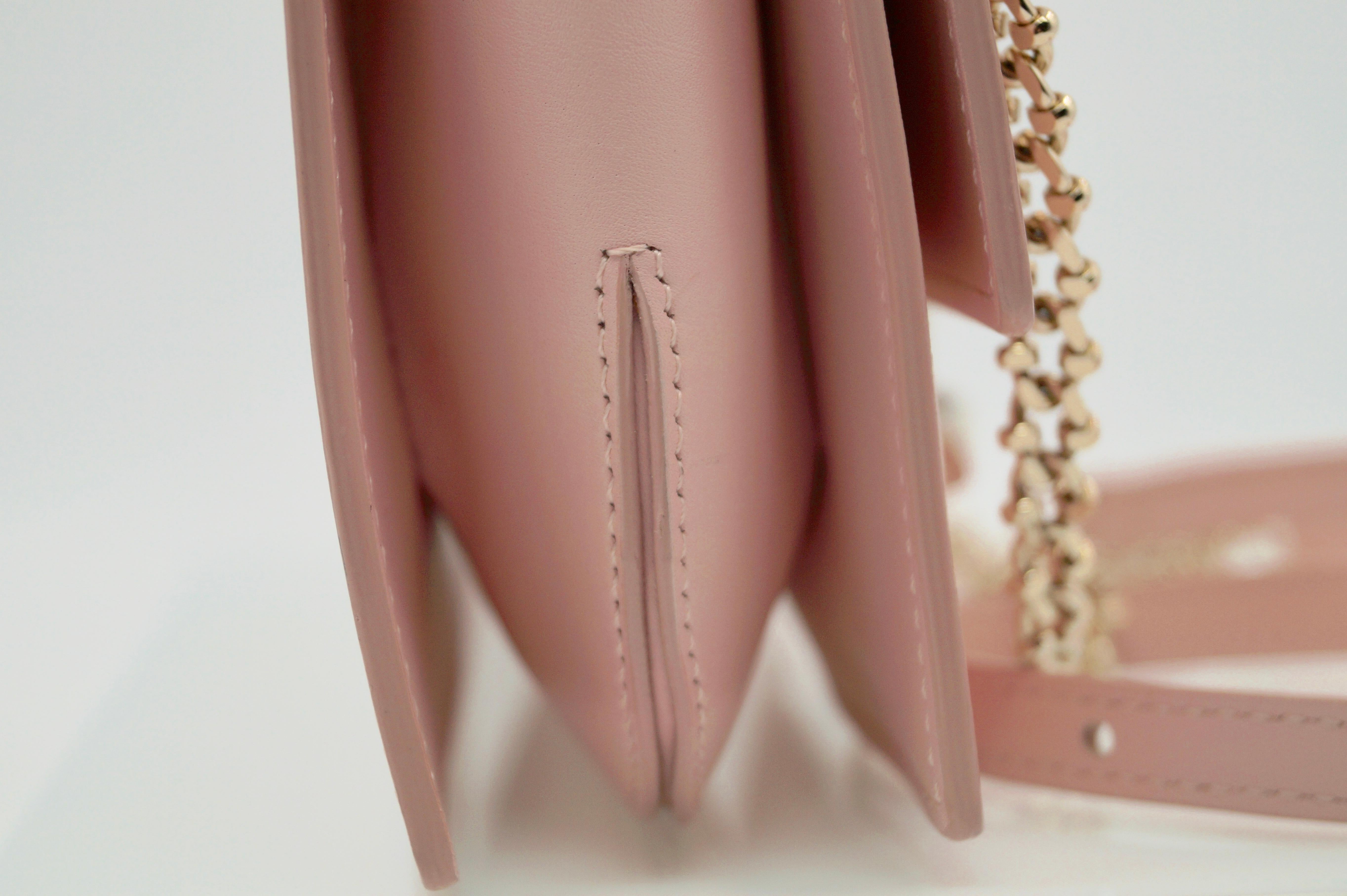 Petit sac en cuir rose Roger Vivier 5