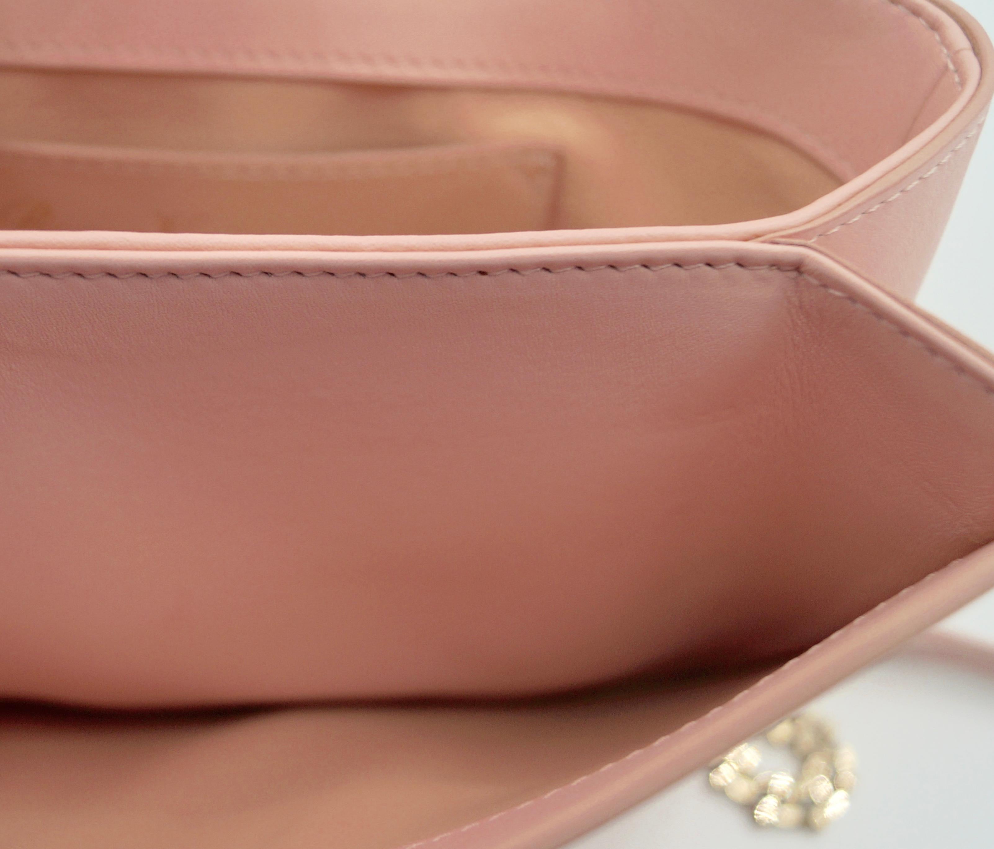 Petit sac en cuir rose Roger Vivier 7