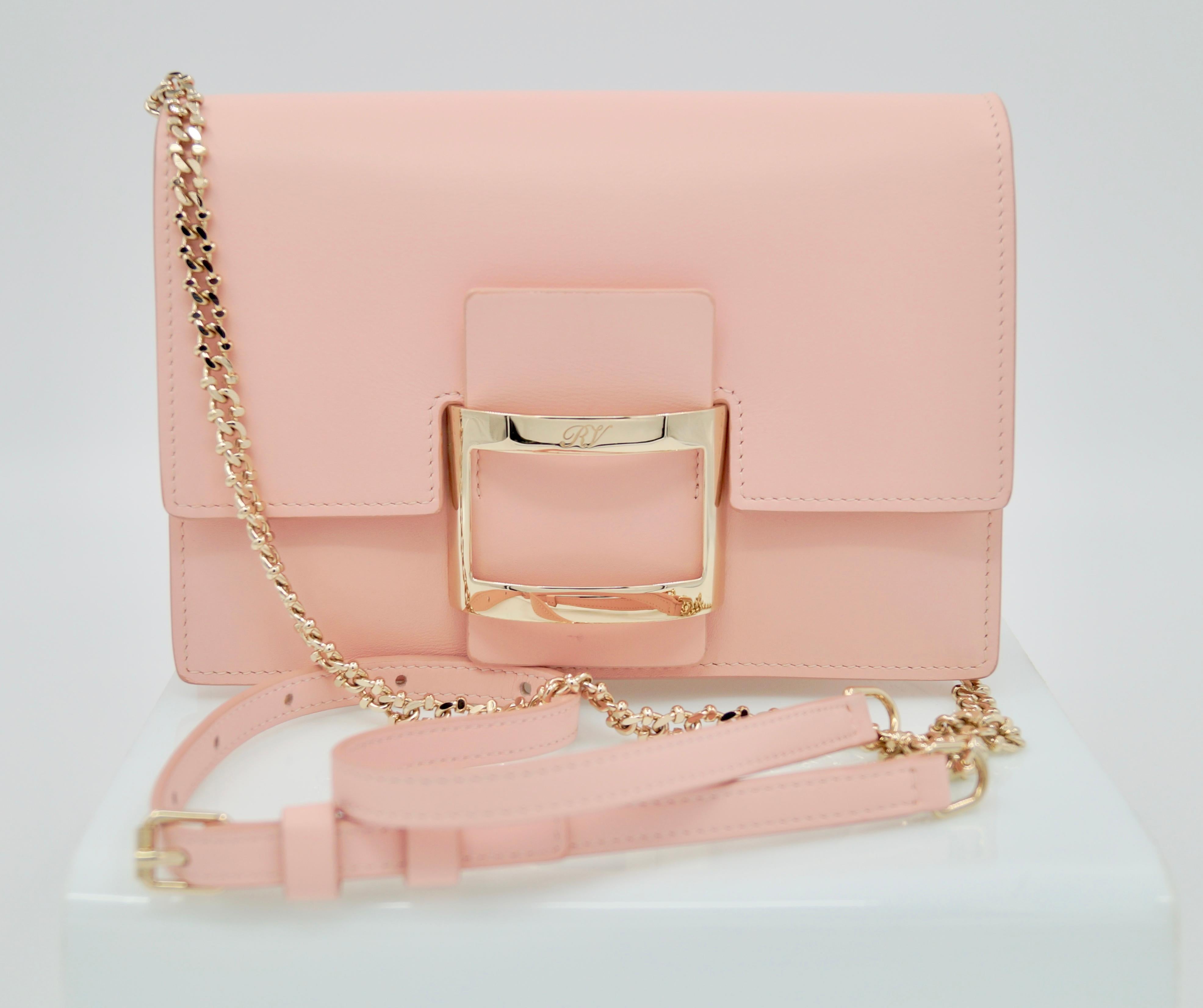 Petit sac en cuir rose Roger Vivier Excellent état à Rubiera, RE