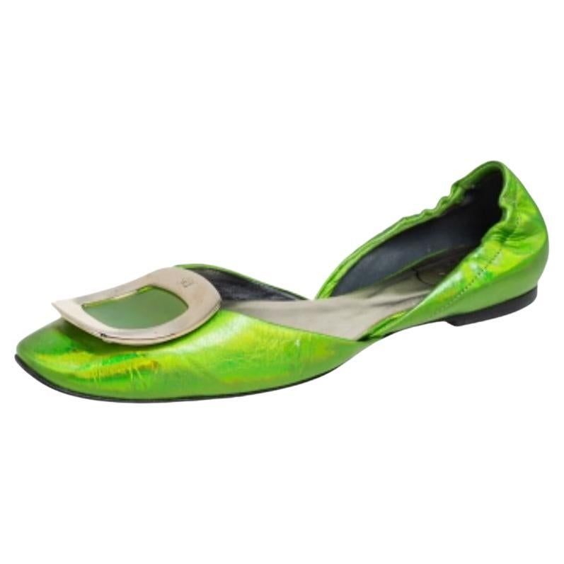 Roger Vivier Metallic Green Leather Flats Size 35.5