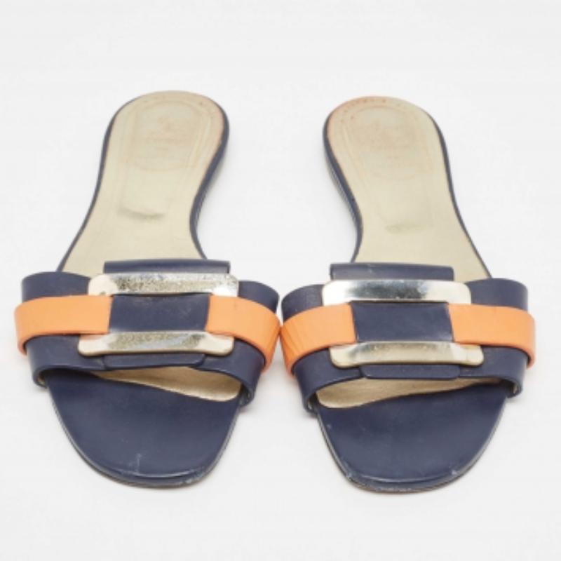 Roger Vivier Multicolor Leather Vivier Flat Slides Size 39 In Fair Condition For Sale In Dubai, Al Qouz 2