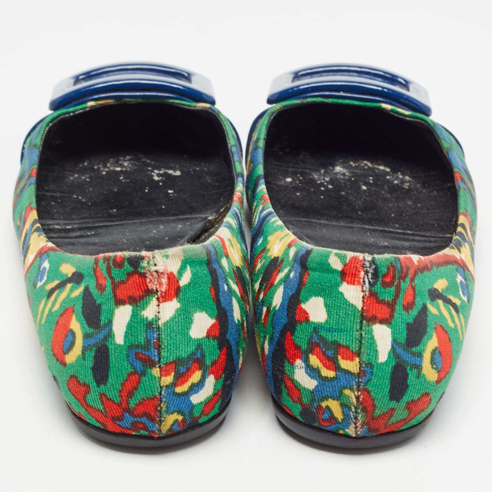 De las mujeres Roger Vivier Bailarinas de lona estampada multicolor y charol tamaño 36 en venta