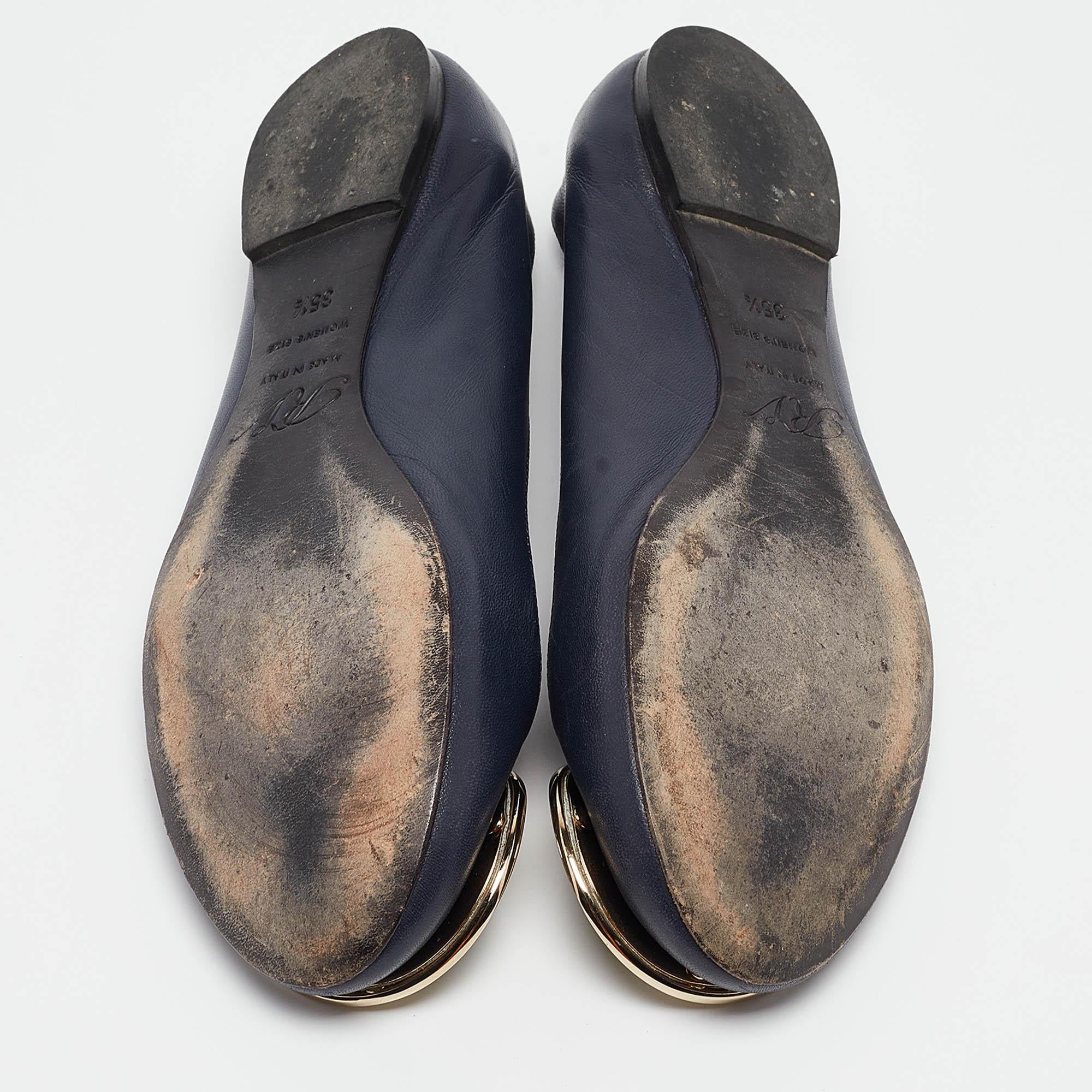 Roger Vivier Navy Blue Leather Ballet Flats Size 35.5 For Sale 1