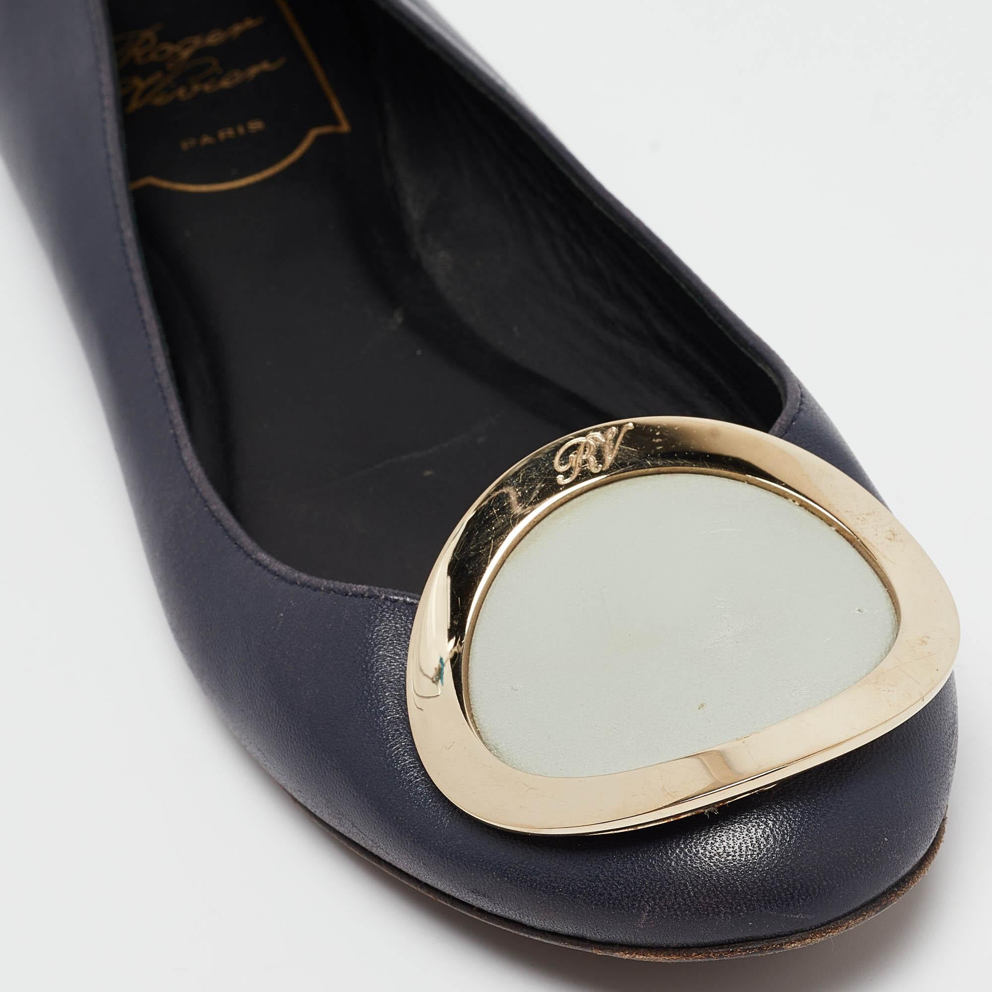 Roger Vivier Navy Blue Leather Ballet Flats Size 35.5 For Sale 2