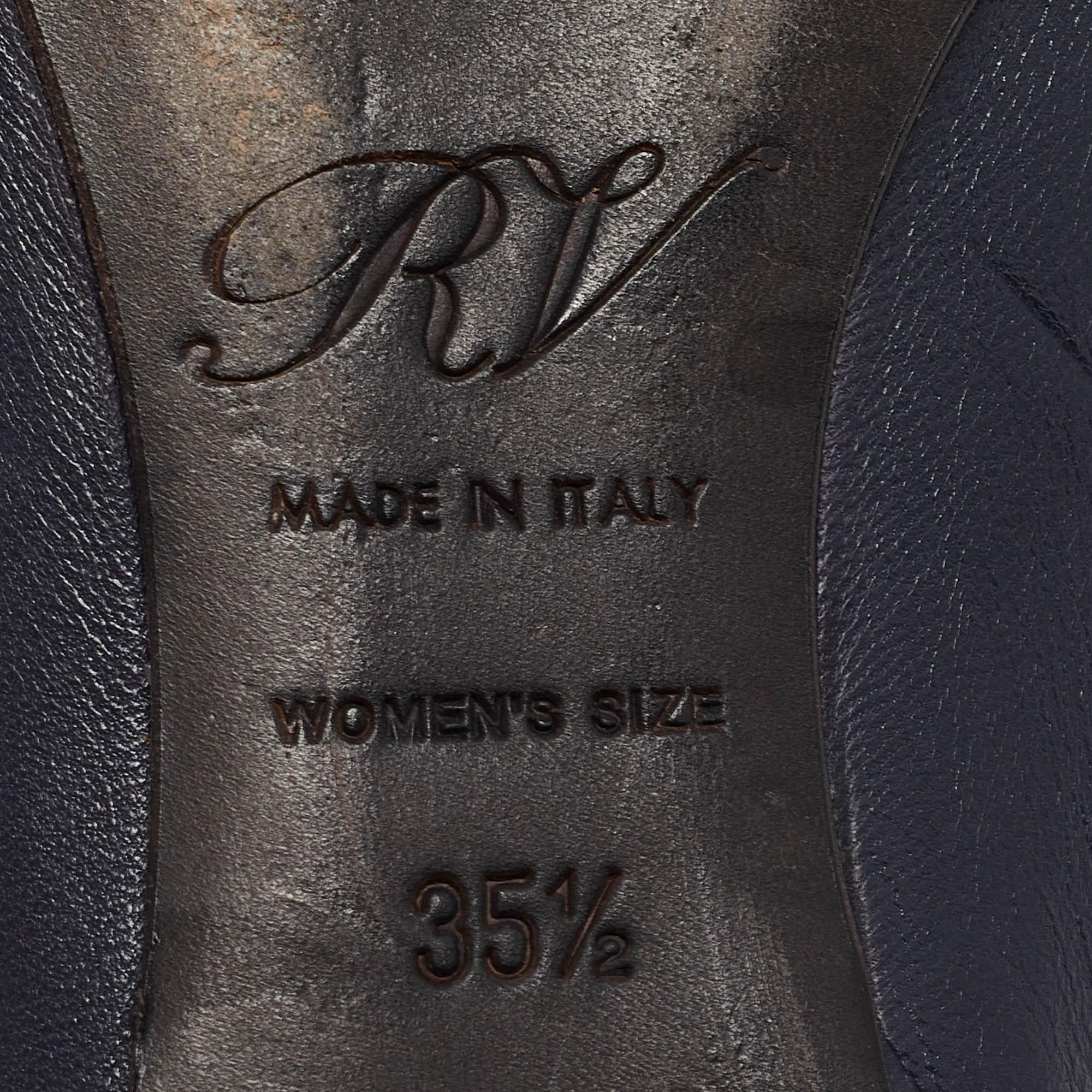 Roger Vivier Navy Blue Leather Ballet Flats Size 35.5 For Sale 3