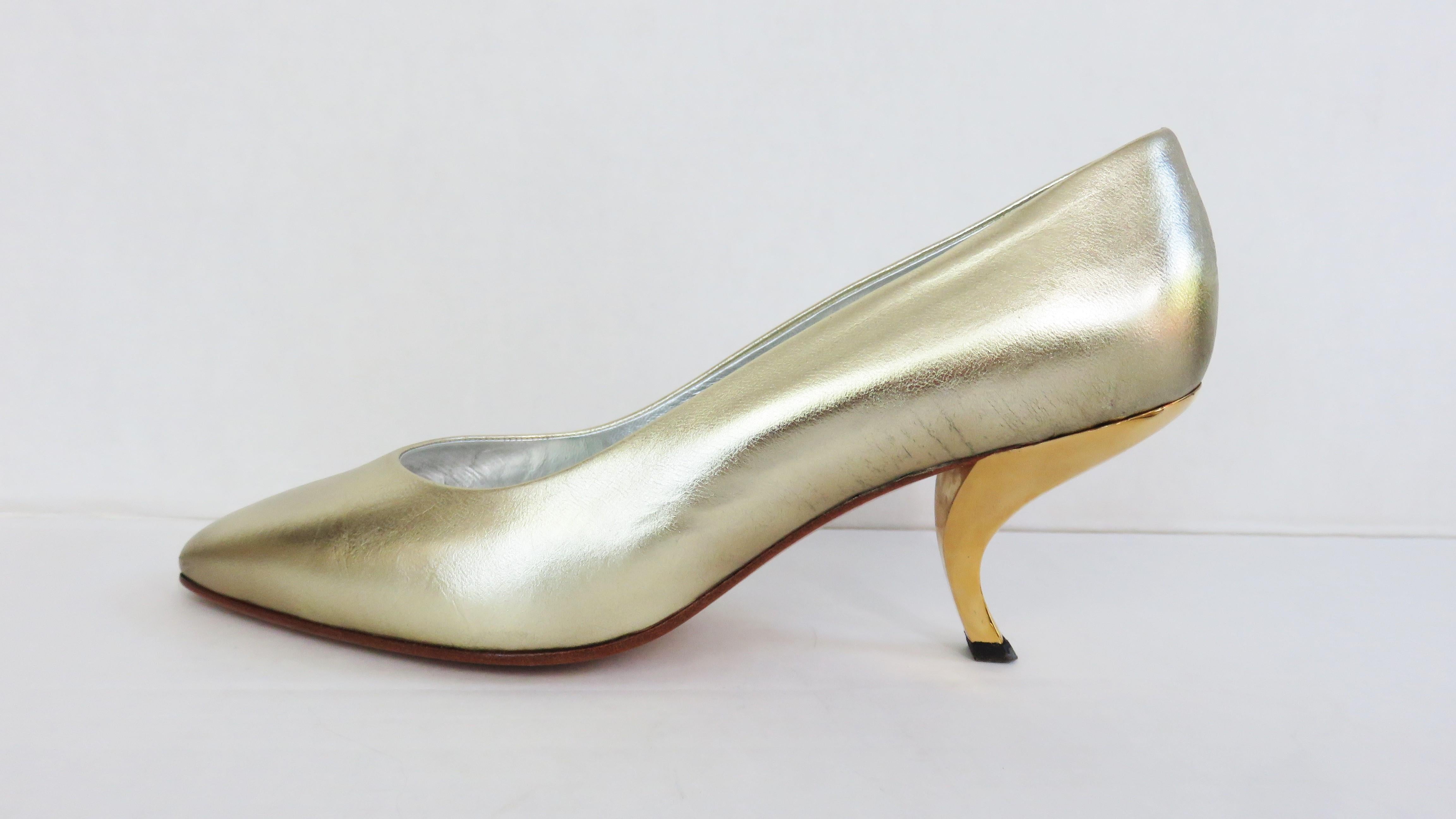 Women's Roger Vivier New Gold 1980s Original Comma Virgule Heel Pump Size 8 For Sale