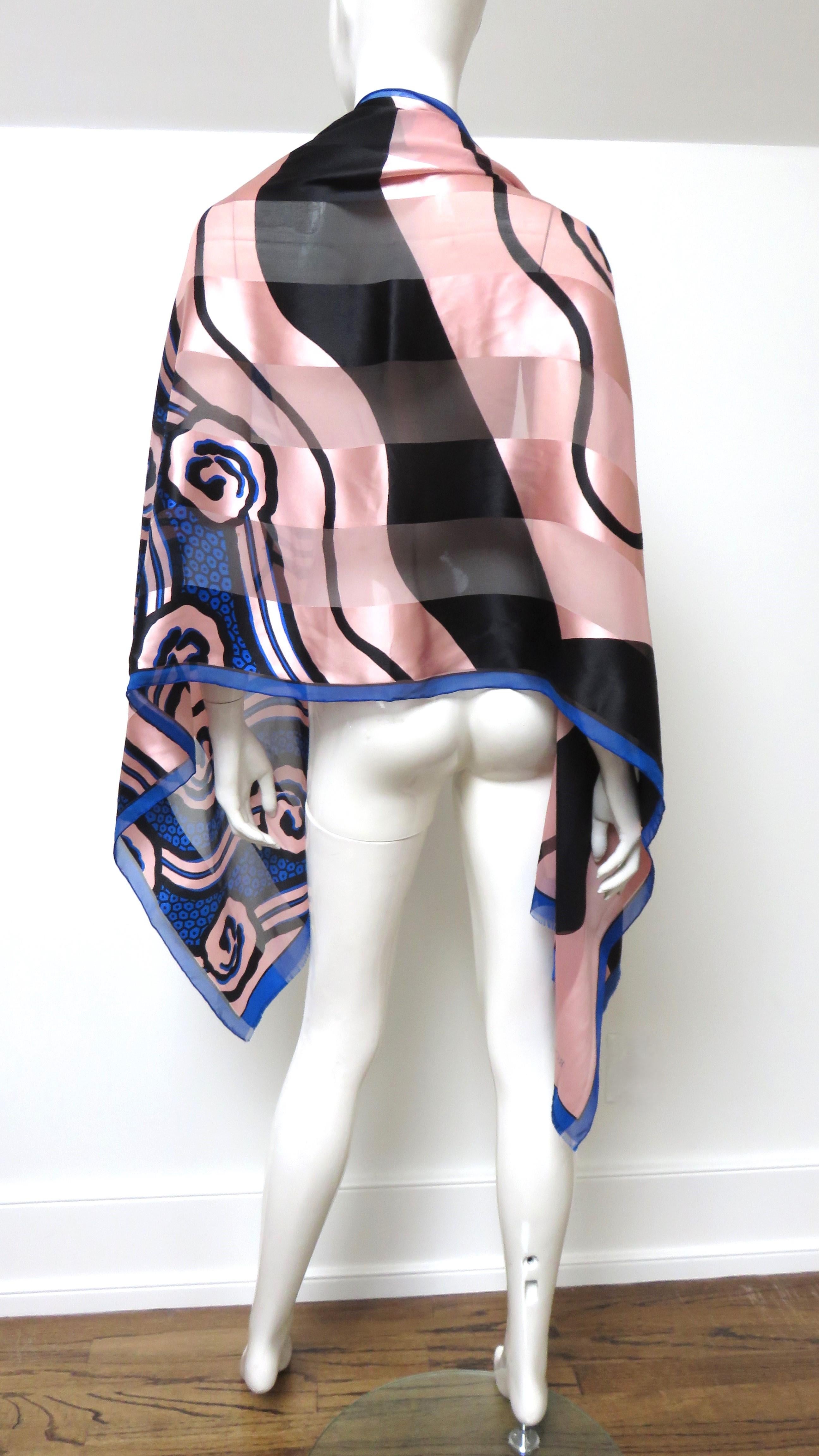 Roger Vivier Pañuelo de Seda Nuevo con Caja Años 90 en venta 1