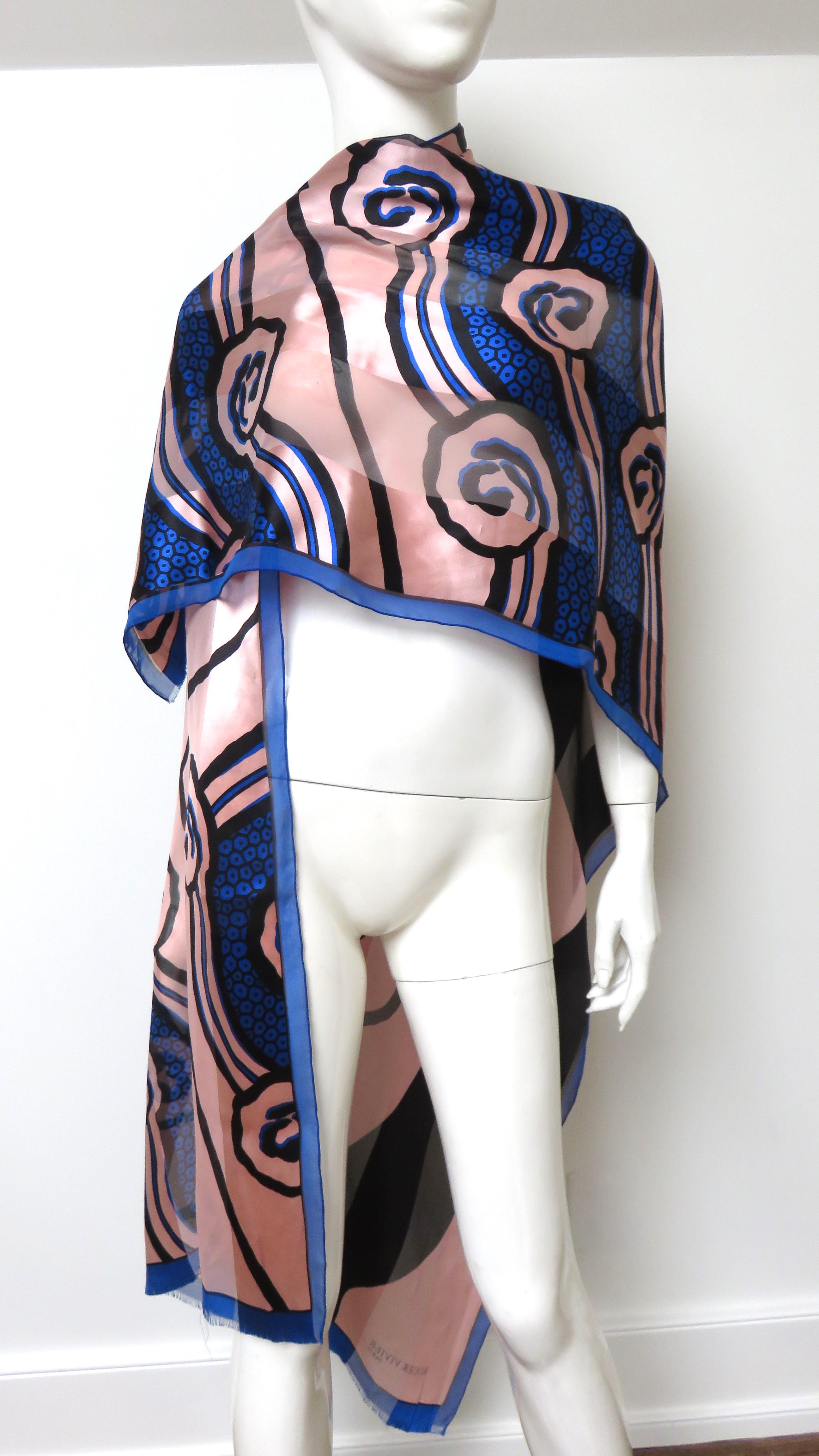 Roger Vivier Pañuelo de Seda Nuevo con Caja Años 90 en venta 4