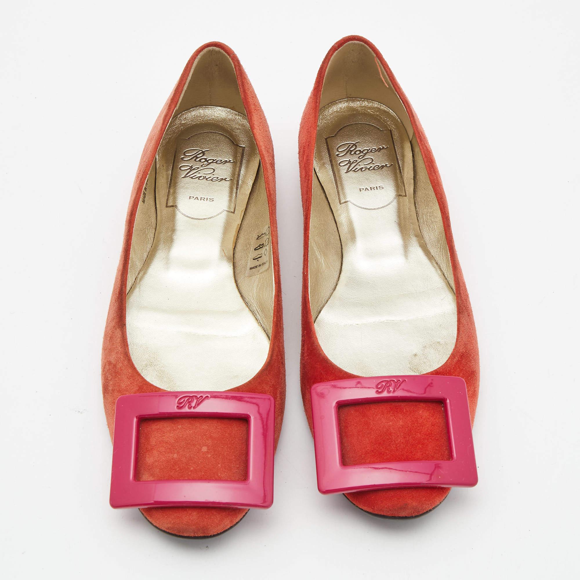 Orange Roger Vivier Ballerines Vivier en daim orange taille 35 en vente