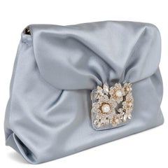 ROGER VIVIER - Pochette EFFLORESCENCE en satin bleu pâle