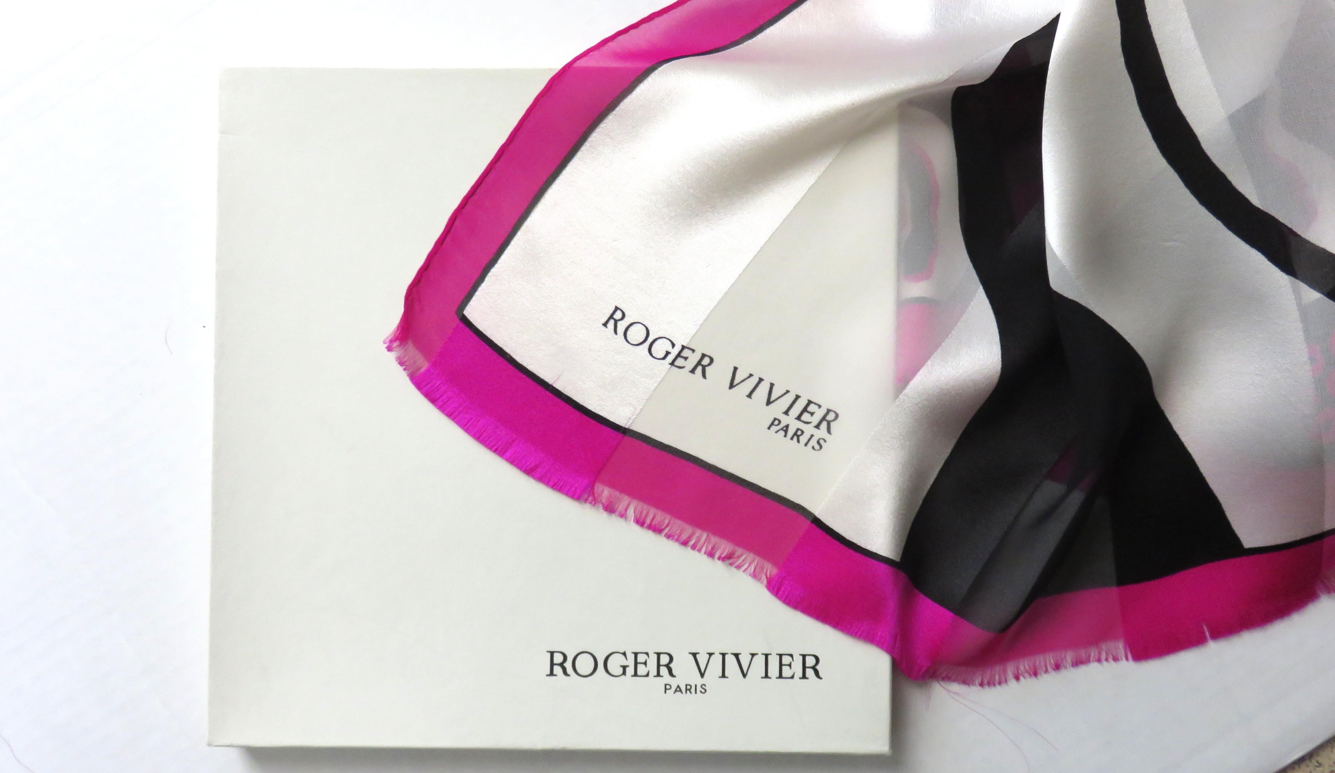 Roger Vivier París Nuevo con Caja Pañuelo de Seda Años 90 en venta 5