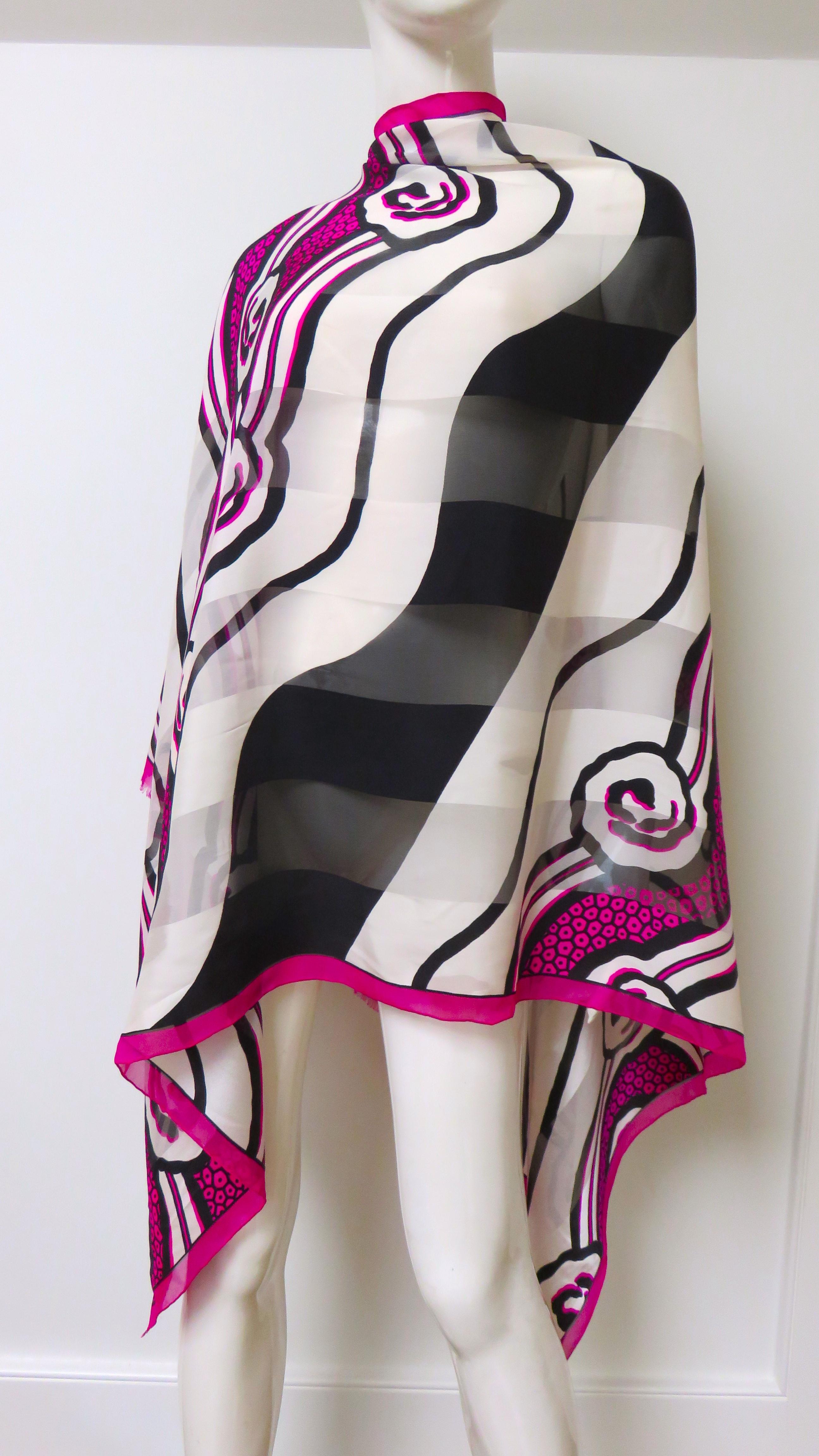 Roger Vivier París Nuevo con Caja Pañuelo de Seda Años 90 Gris en venta