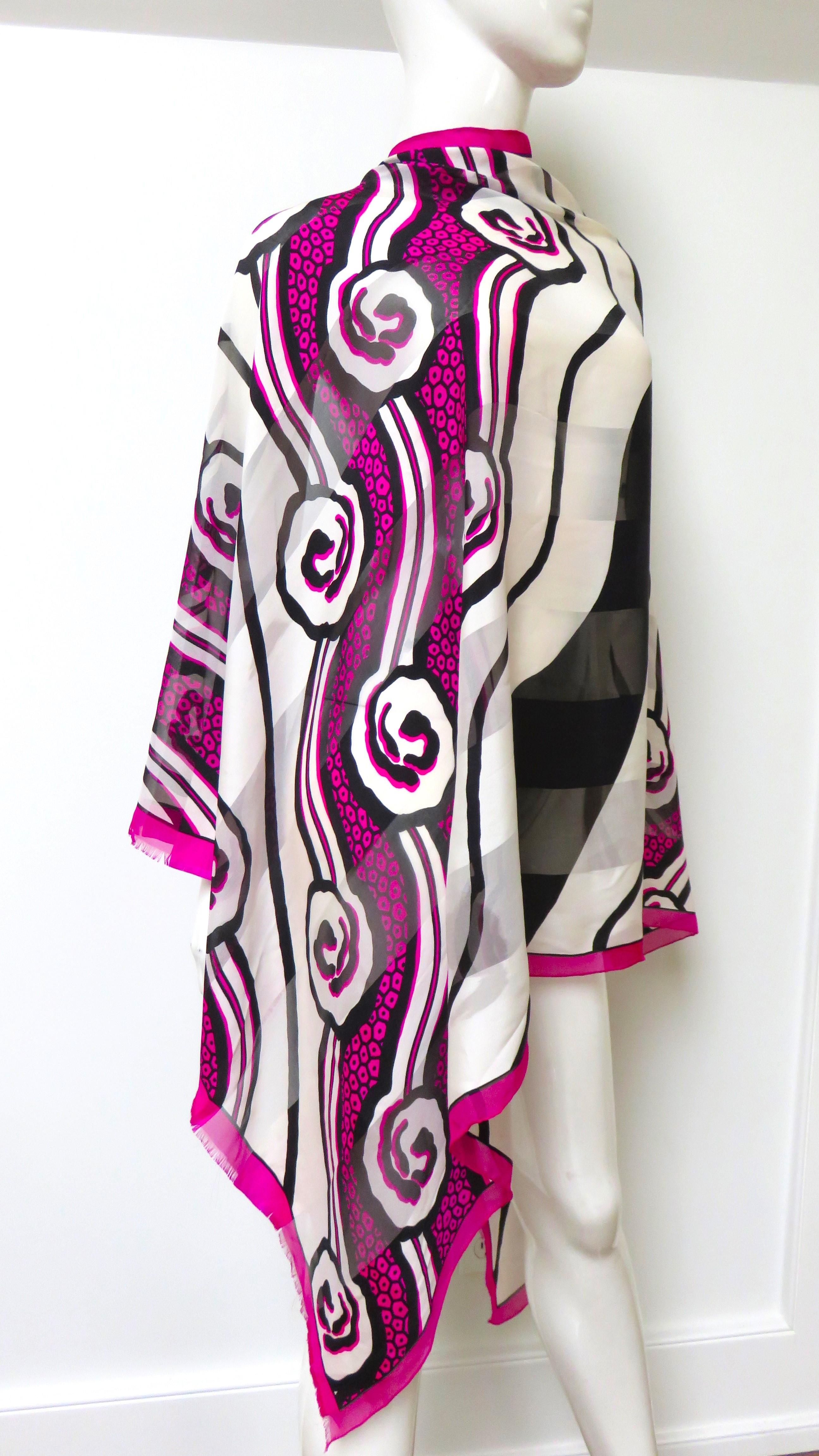 Roger Vivier París Nuevo con Caja Pañuelo de Seda Años 90 en venta 2