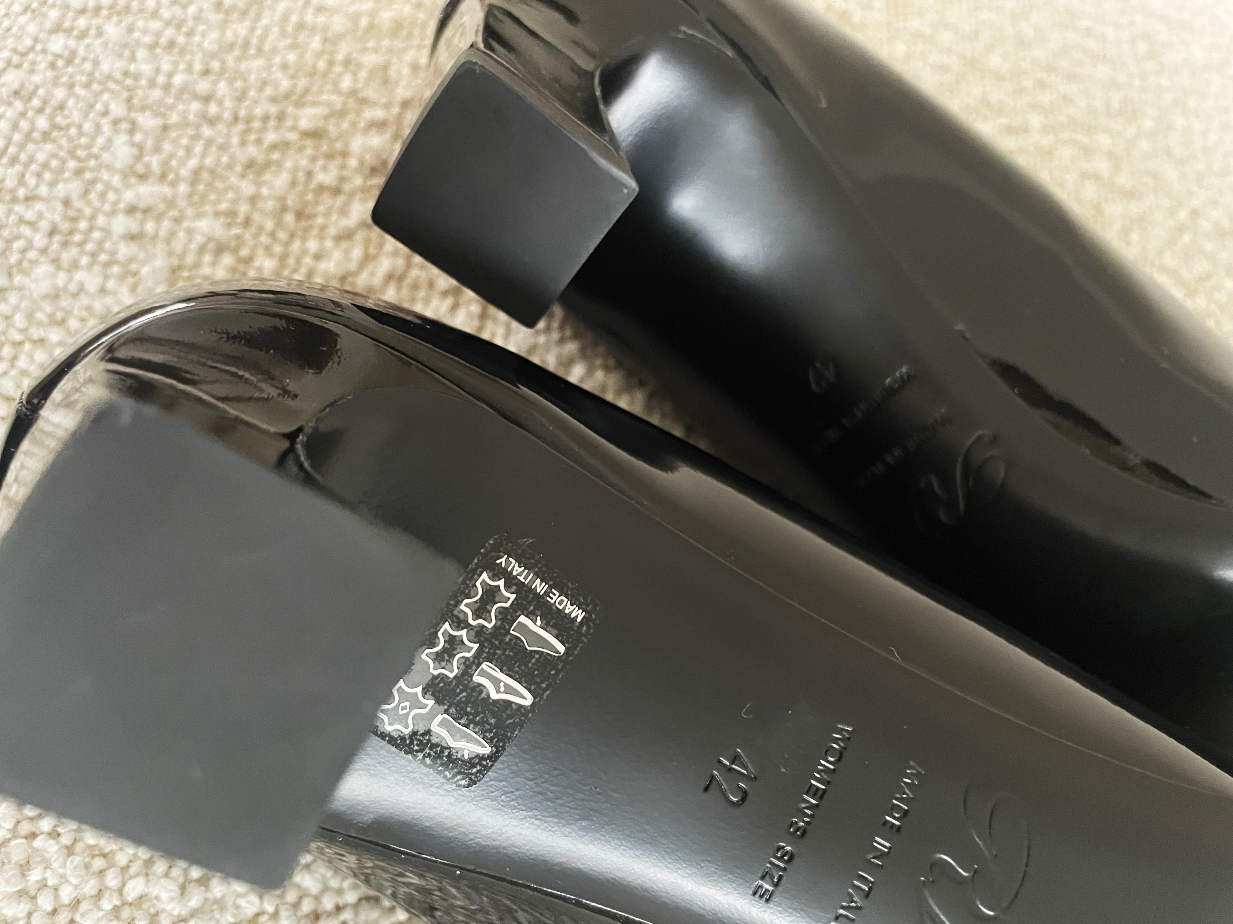 Roger Vivier Paris Escarpins en cuir verni noir avec boucle dorée taille 42 3