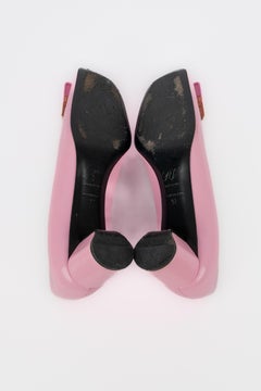 Roger Vivier pink shoes