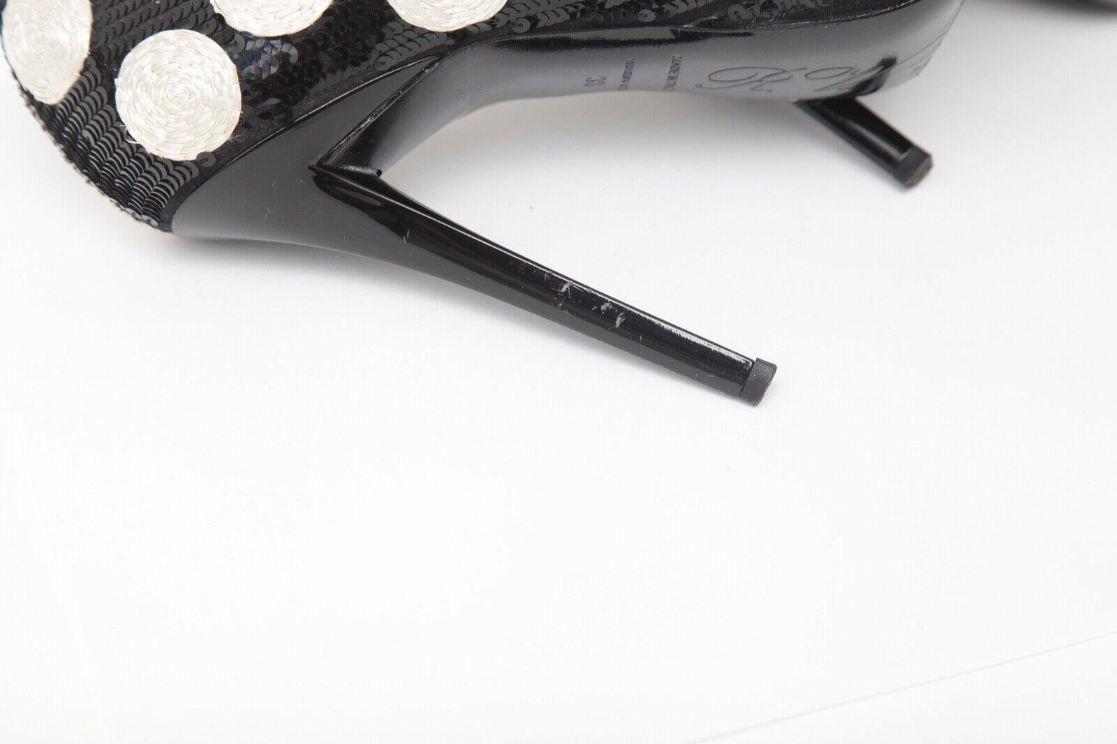 ROGER VIVIER Platform Pump White Polka Dot Black Sequin Pilgrim Leather Sz 38 For Sale 4