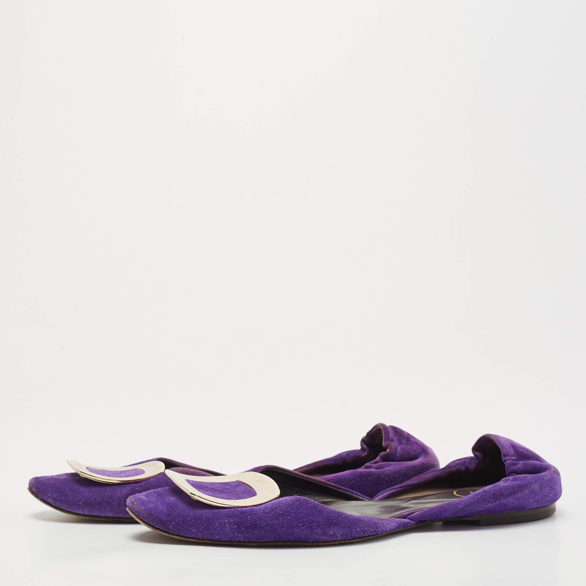 Elevate your style with our designer ballet flats. Made with premium materials  these flats offer comfort and sophistication for any occasion.