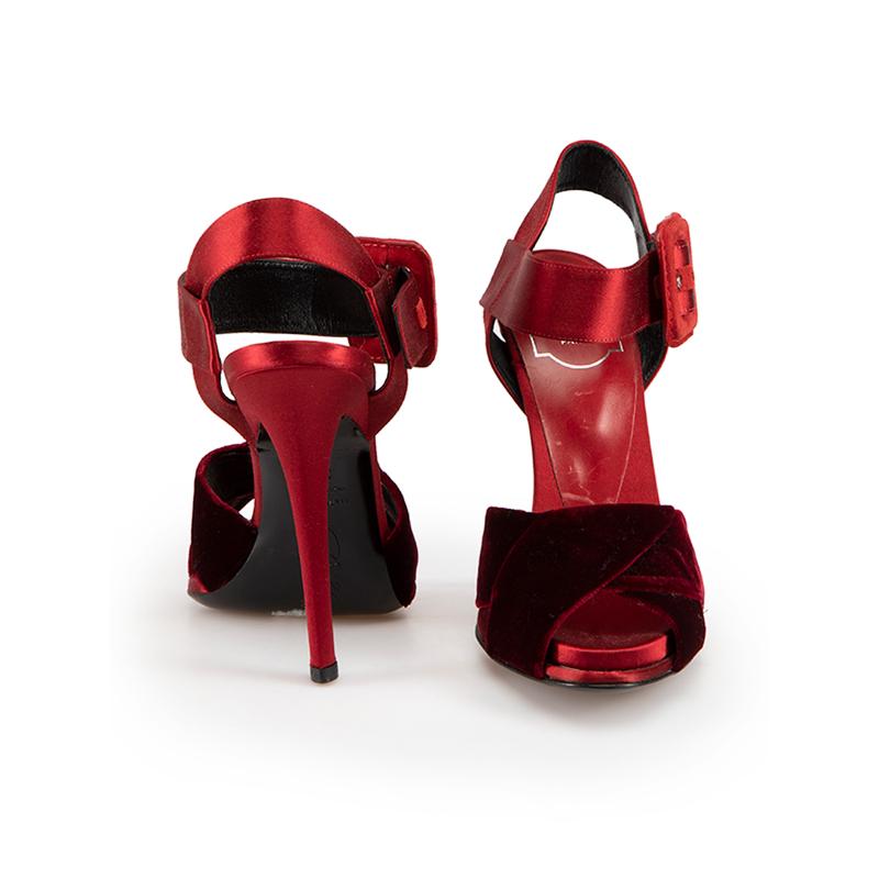 Roger Vivier Red Satin Buckle Sandals Size IT 36.5 In New Condition In London, GB