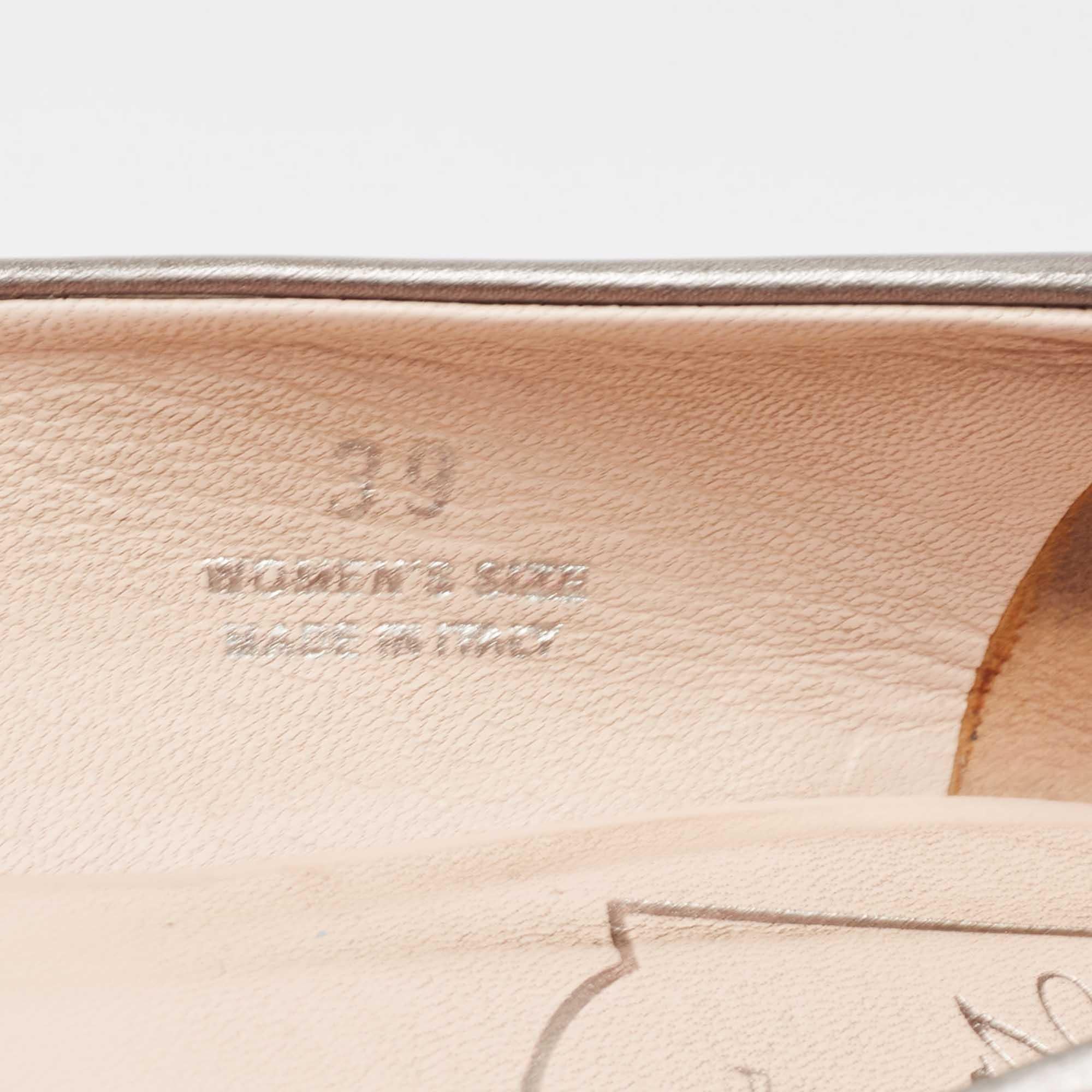 Roger Vivier Silver Leather Gommette Ballet Flats Size 39 For Sale 3