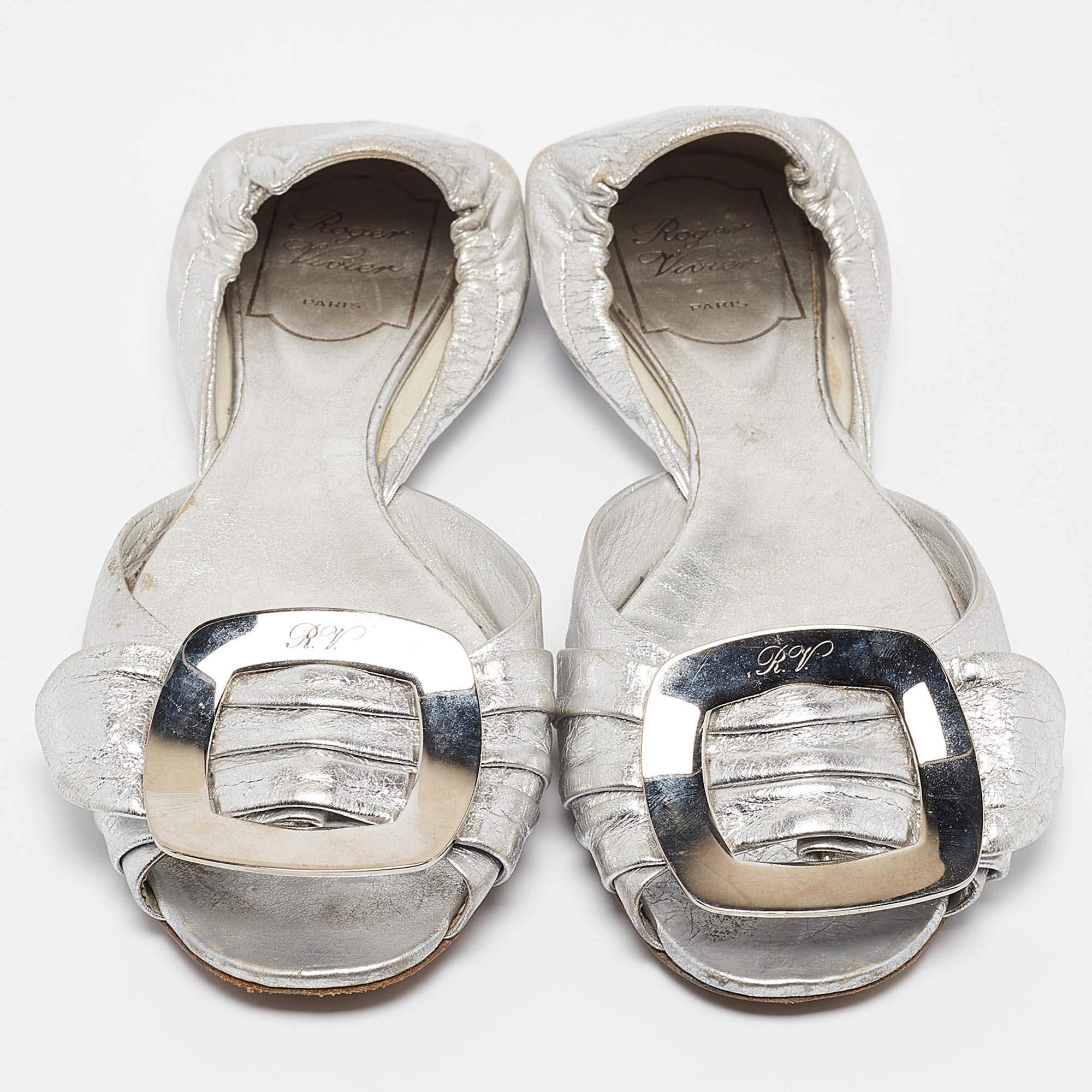 Roger Vivier Silver Leather Open Toe Ballet Flats Size 36 In Fair Condition For Sale In Dubai, Al Qouz 2