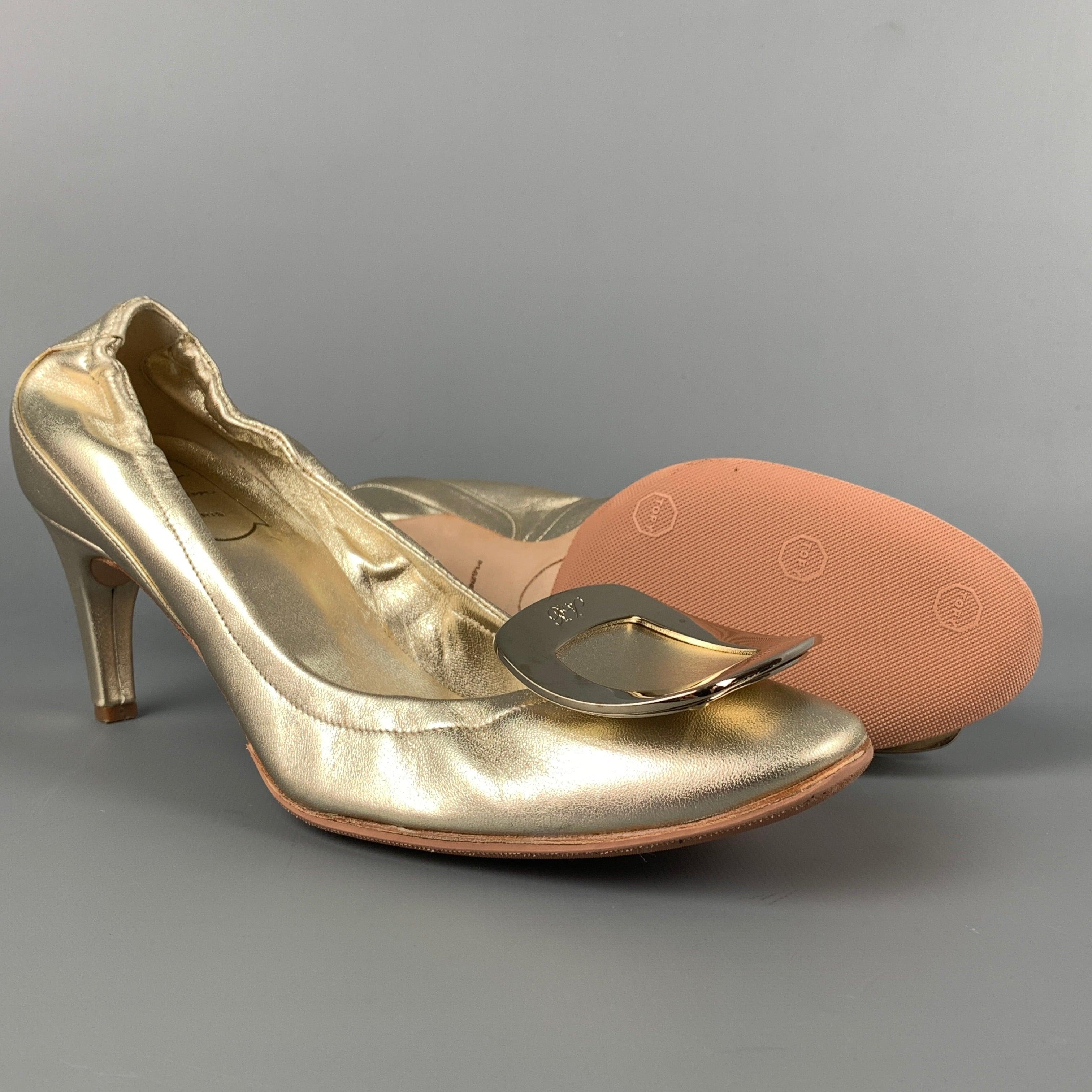 Brown ROGER VIVIER Size 6 Gold Leather Pumps For Sale