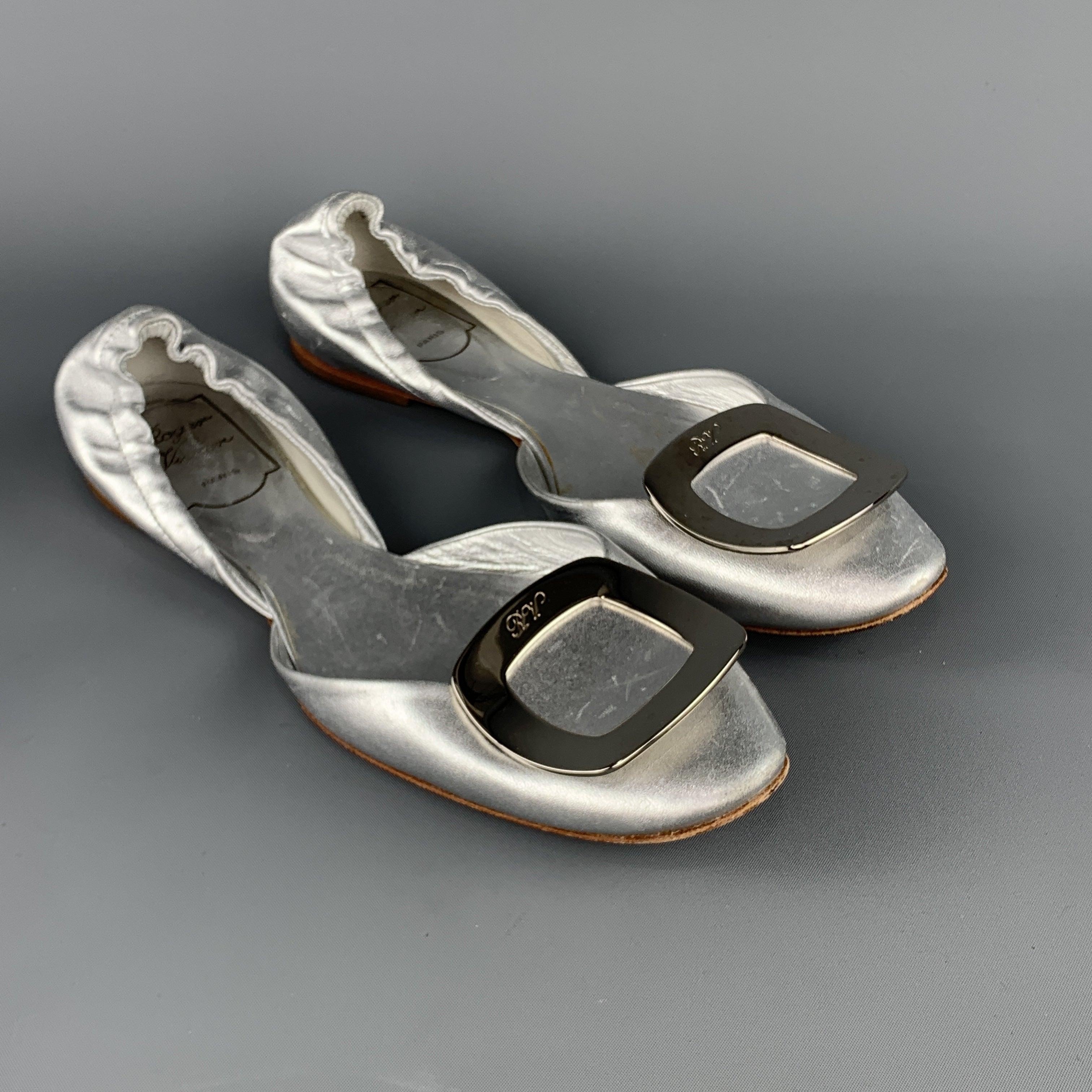 ROGER VIVIER Size 6.5 Silver Leather Chips Buckle Flats In Good Condition For Sale In San Francisco, CA