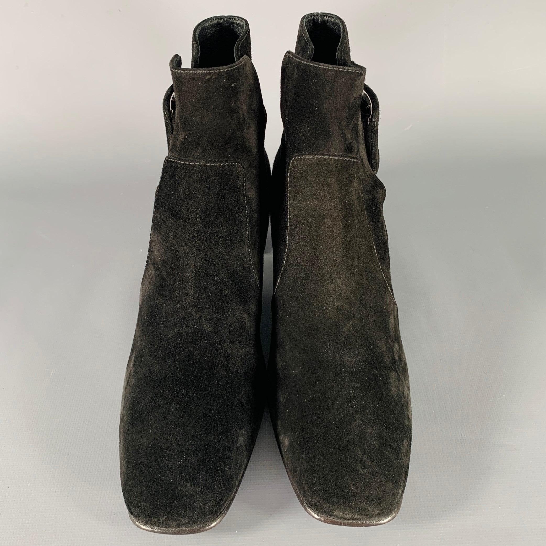 Women's ROGER VIVIER Size 9 Black Suede Chunky Heel Boots For Sale