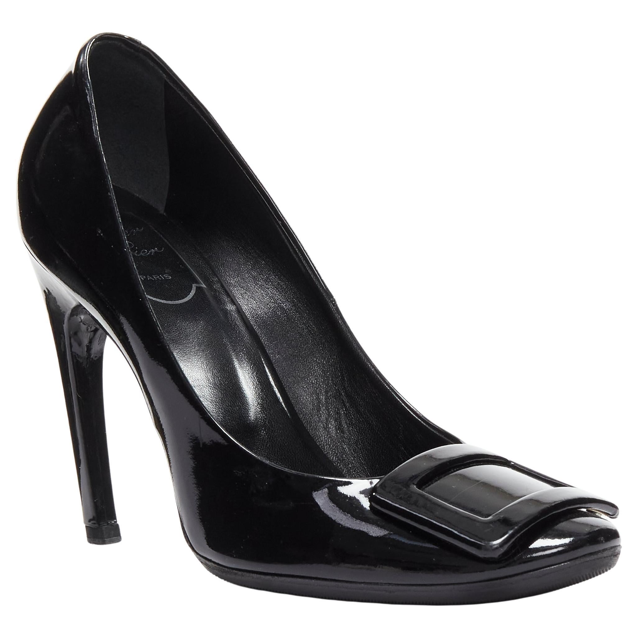 ROGER VIVIER Trompette black patent leather buckle curved heel pumps EU38 For Sale