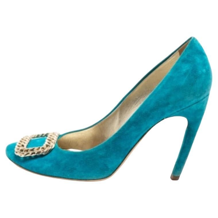 Roger Vivier Bombas de punta redonda con detalle de cadena de ante azul turquesa Talla 38.5