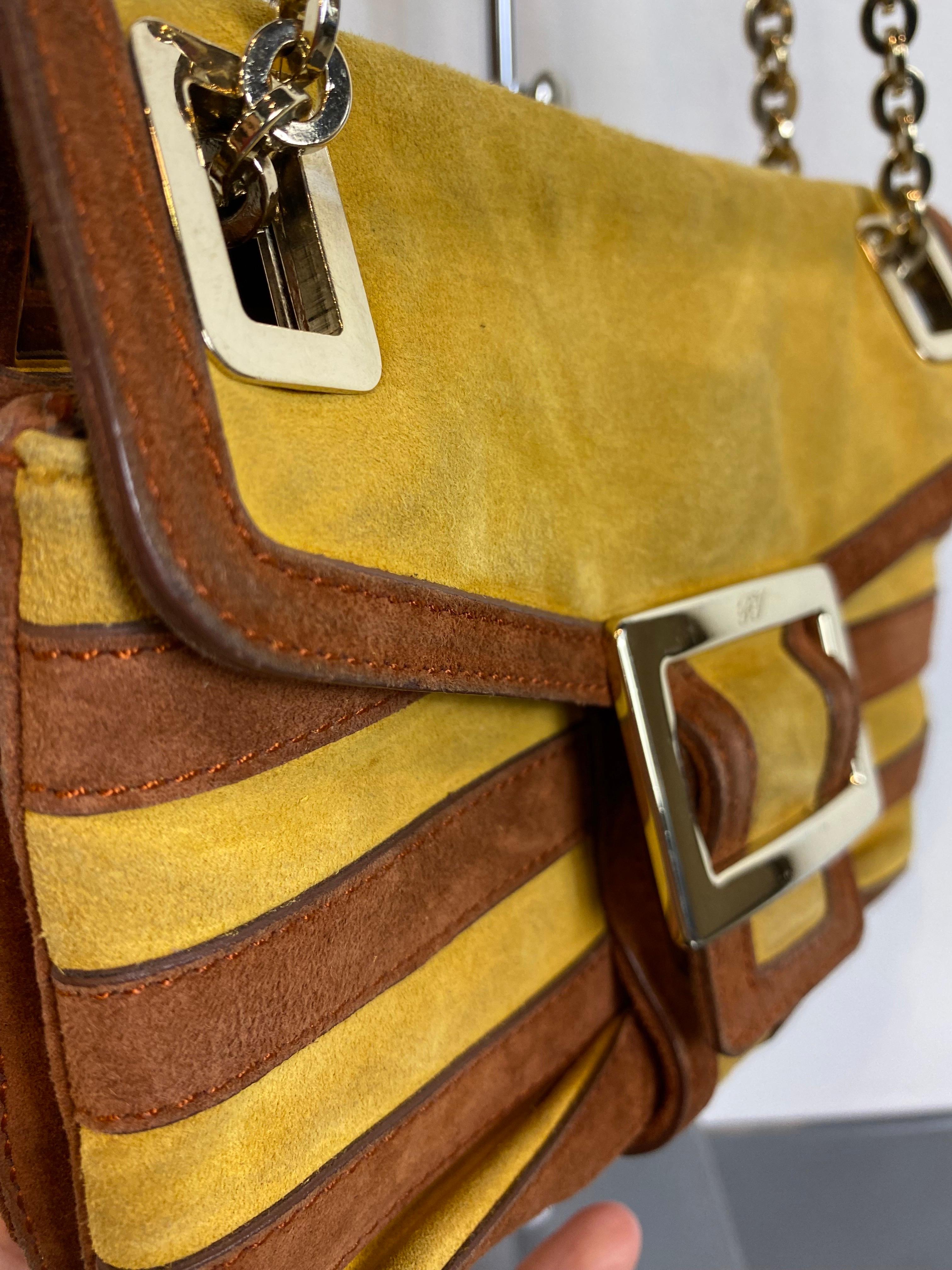 Roger Vivier Vintage shoulder bag in mustard and tan striped suede For Sale 5