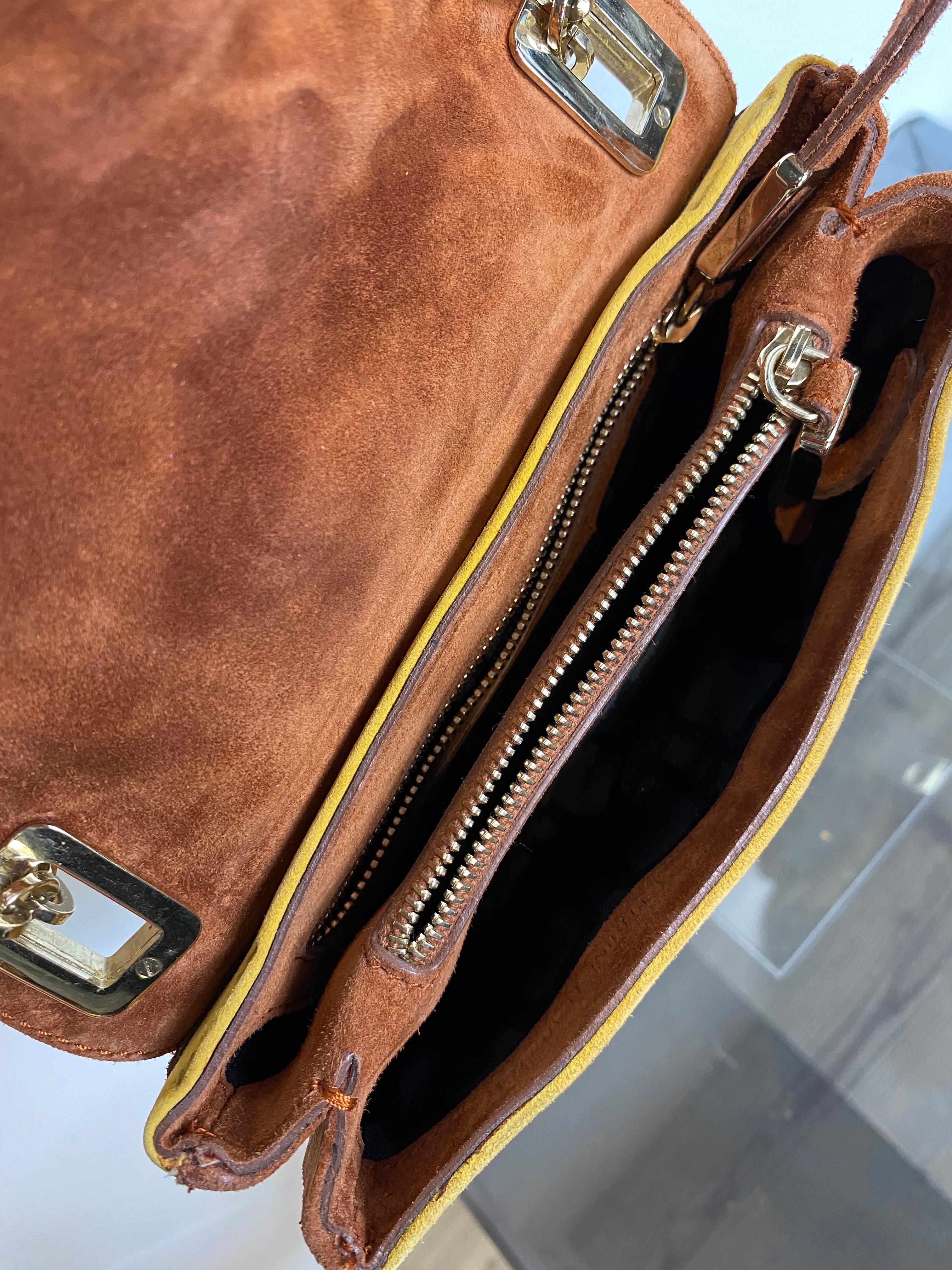Roger Vivier Vintage shoulder bag in mustard and tan striped suede For Sale 1