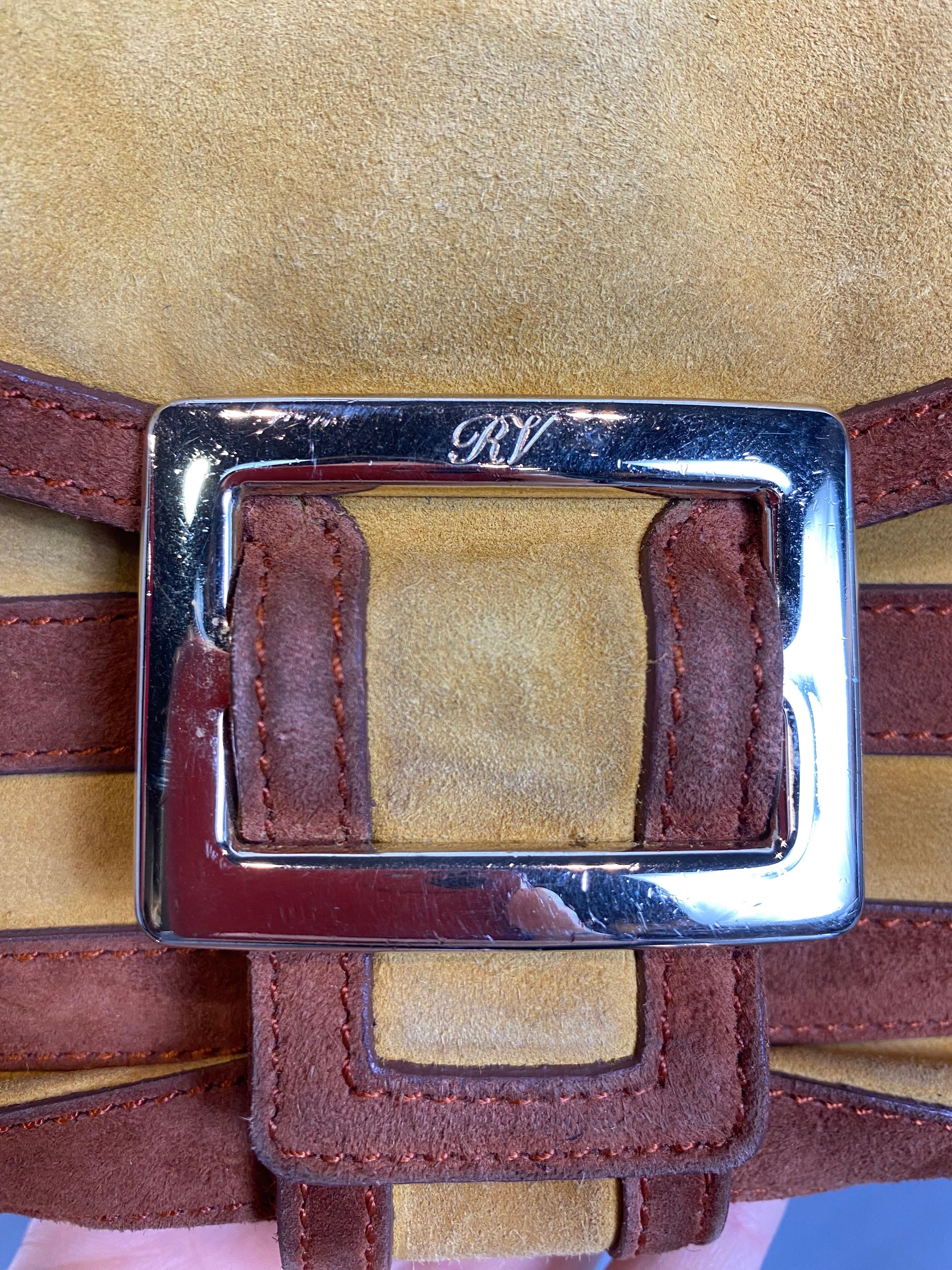 Roger Vivier Vintage shoulder bag in mustard and tan striped suede For Sale 4